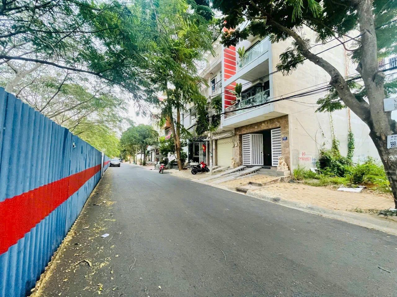 Đất mặt tiền Phú Mỹ Quận 7, 92.5m² giá 13 tỷ - Khu dân cư an ninh