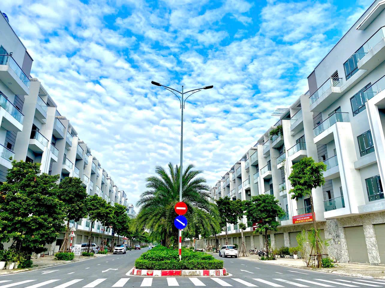 Cần bán gấp căn góc Him Lam Green Park 108m² giá chỉ 14.5 tỷ - Pháp lý đầy đủ!