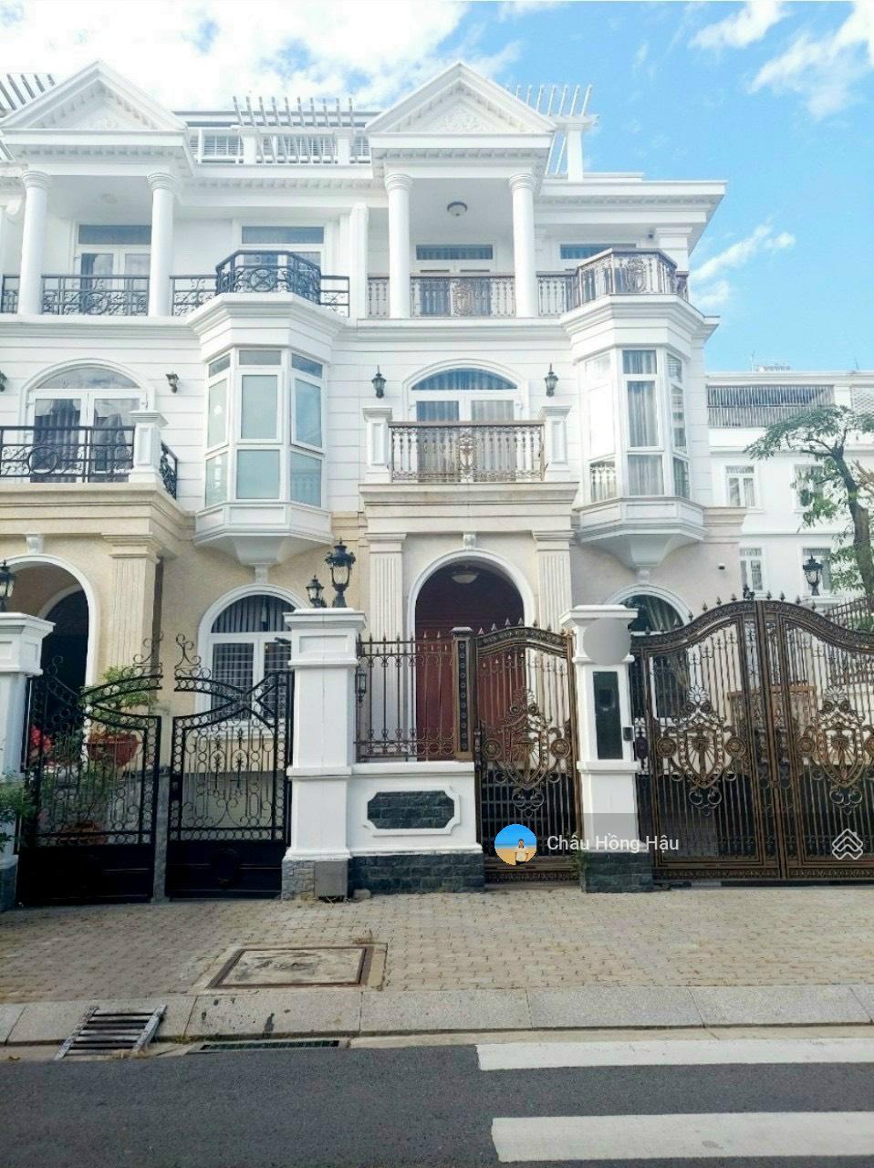 Biệt thự góc 2 mặt tiền Garden Hills 240m² giá 39 tỷ - Nội thất cao cấp, an ninh 24/24!