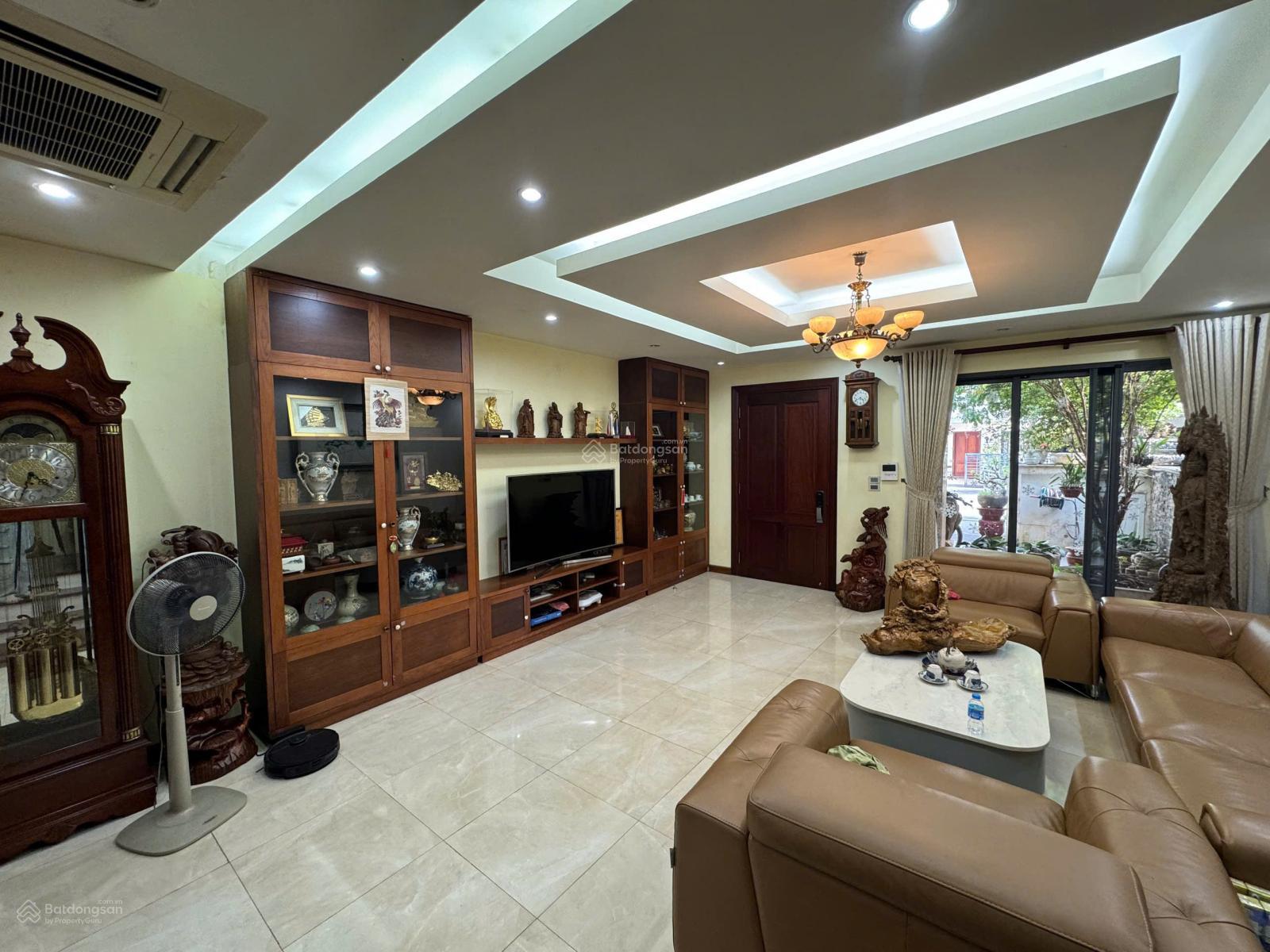 Căn liền kề Gamuda Gardens 119m² giá 35.4 tỷ - Nội thất cao cấp sẵn sàng ở ngay!