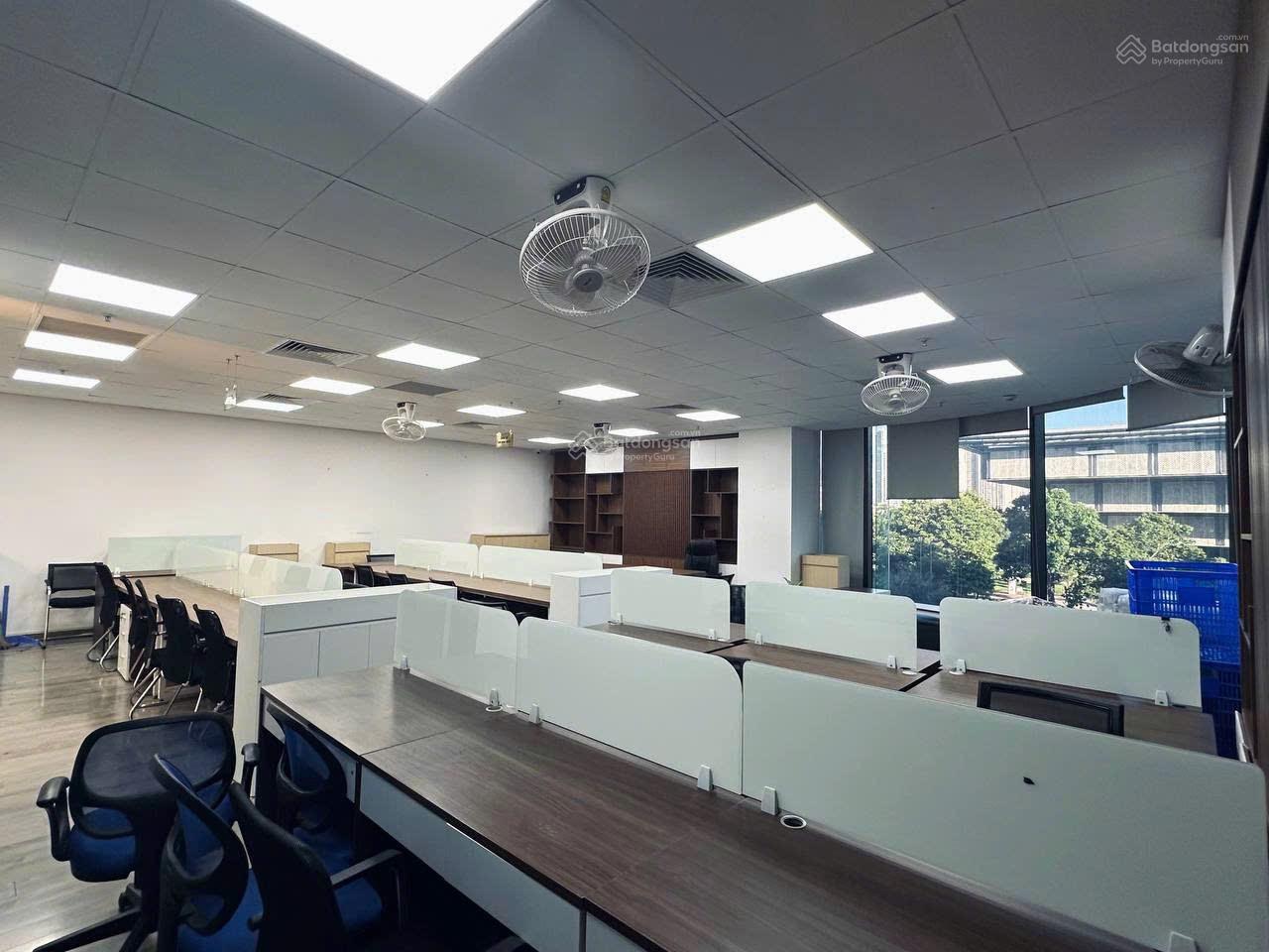 Chính chủ bán 2 căn shophouse tầng 3 - Vinhomes West Point 109.8m², giá 12.5 tỷ và 267.1m², giá 30 tỷ