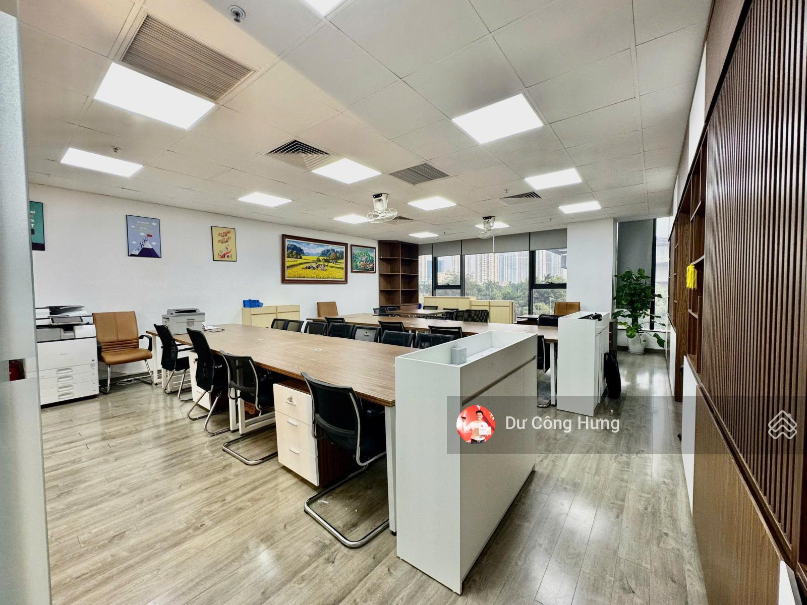 Chính chủ cho thuê văn phòng 1300m² tại Yên Hòa Park View - Giá chỉ 200k/m²/tháng!