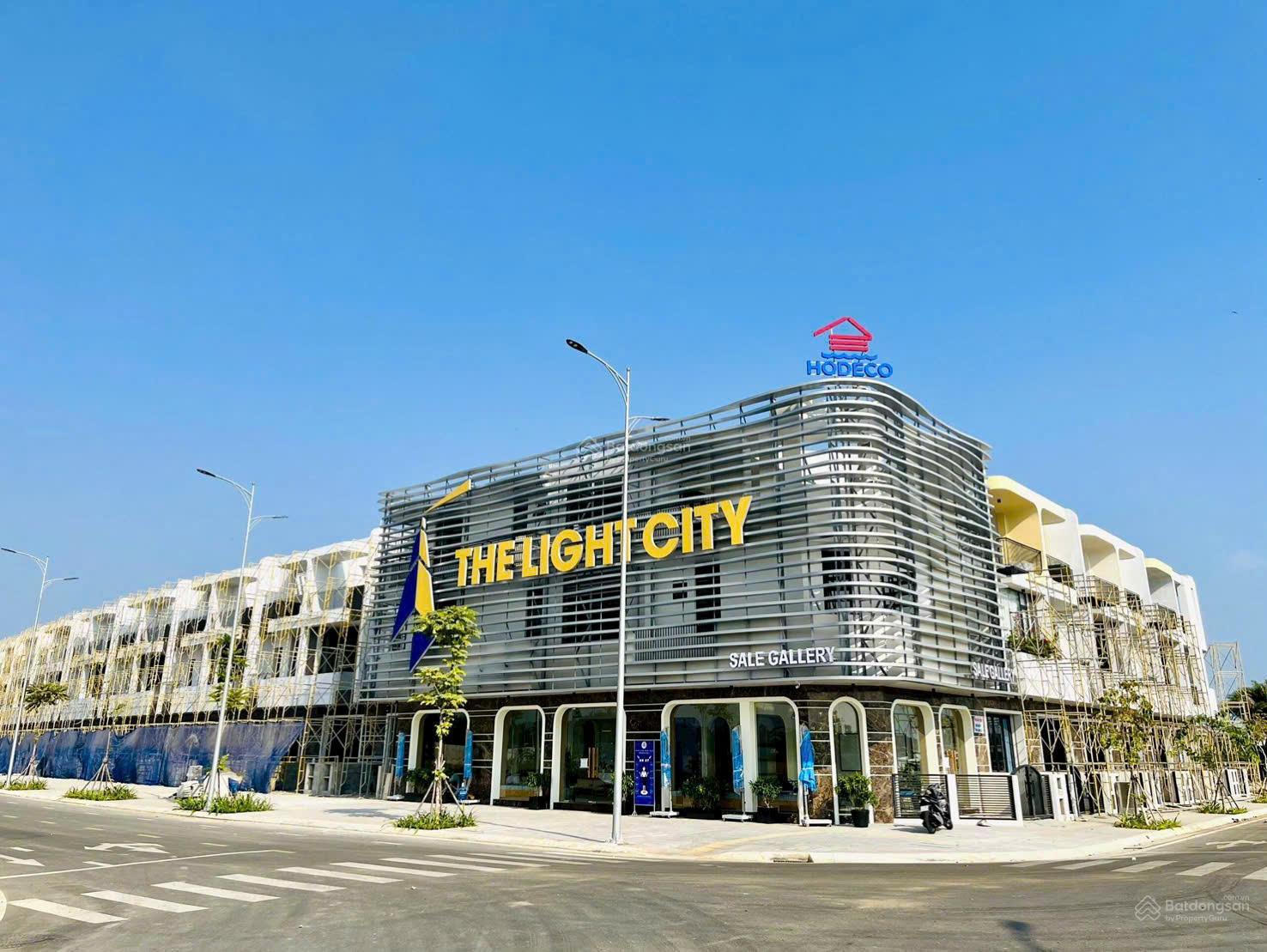 Nhà phố đẹp tại The Light City, Phường Phước Thắng, 100m² chỉ 5,9 tỷ - Sẵn sàng vào ở!