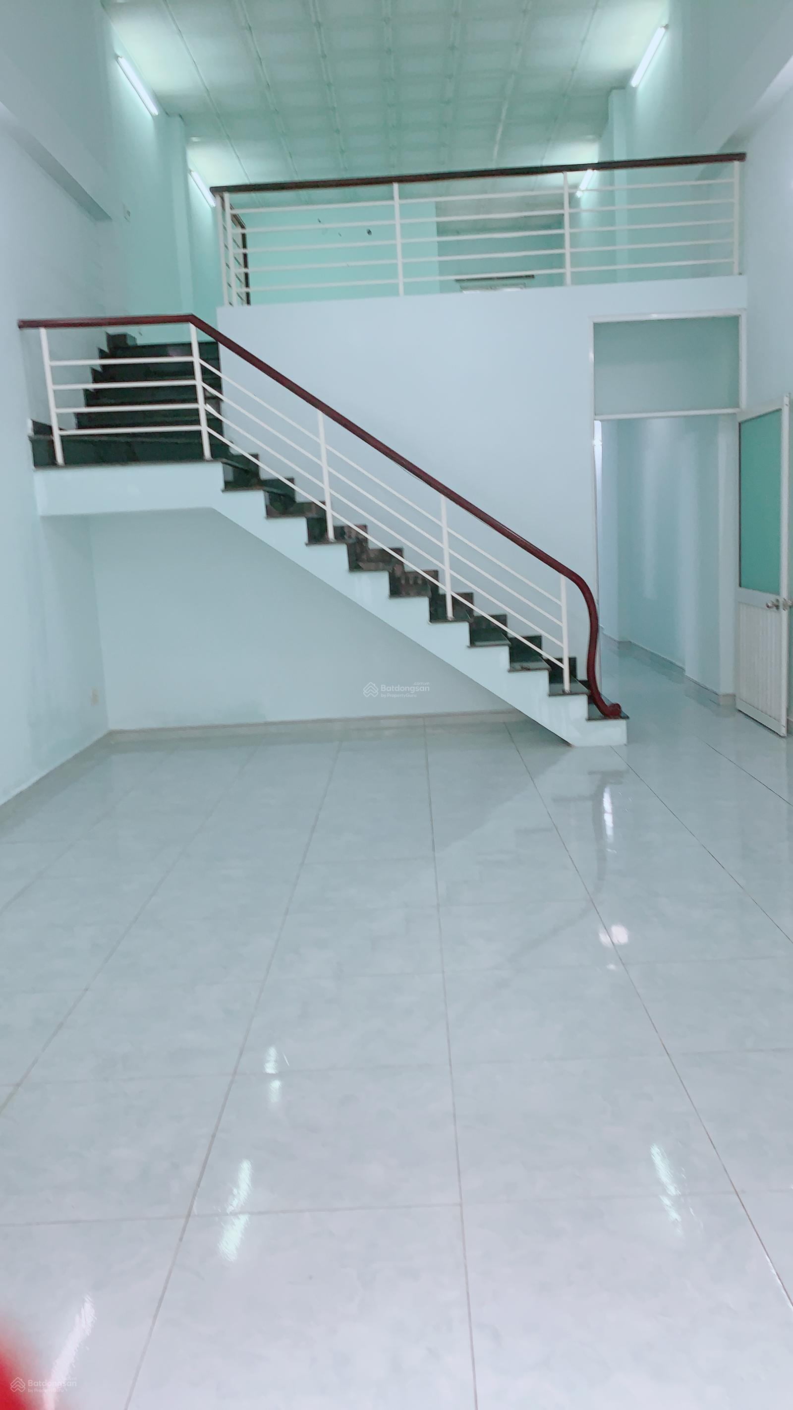 Nhà mặt tiền KDC Hiệp Thành 3 - Thủ Dầu Một - 100m² chỉ 9,5 triệu - Vị trí kinh doanh lý tưởng!