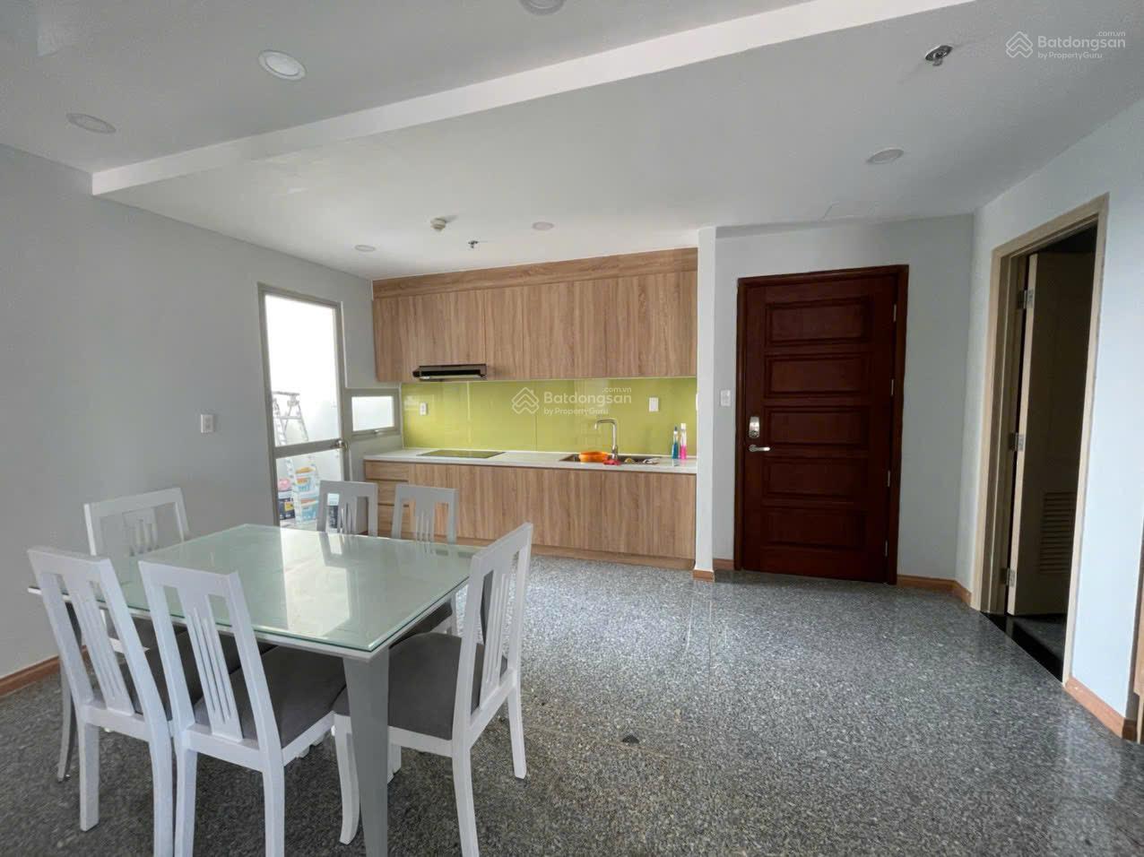 Căn hộ Dragon Hill Nhà Bè 121m² giá 12 triệu - Nội thất đẹp, view thoáng mát!