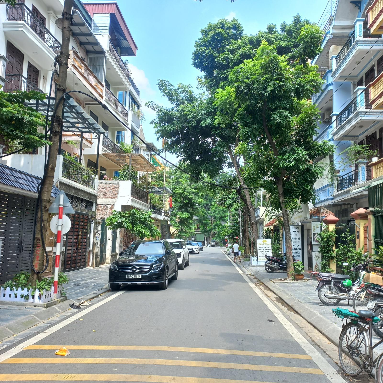 Nhà liền kề khu Định Công 150m² giá 18 triệu - Tiện nghi đầy đủ làm văn phòng!