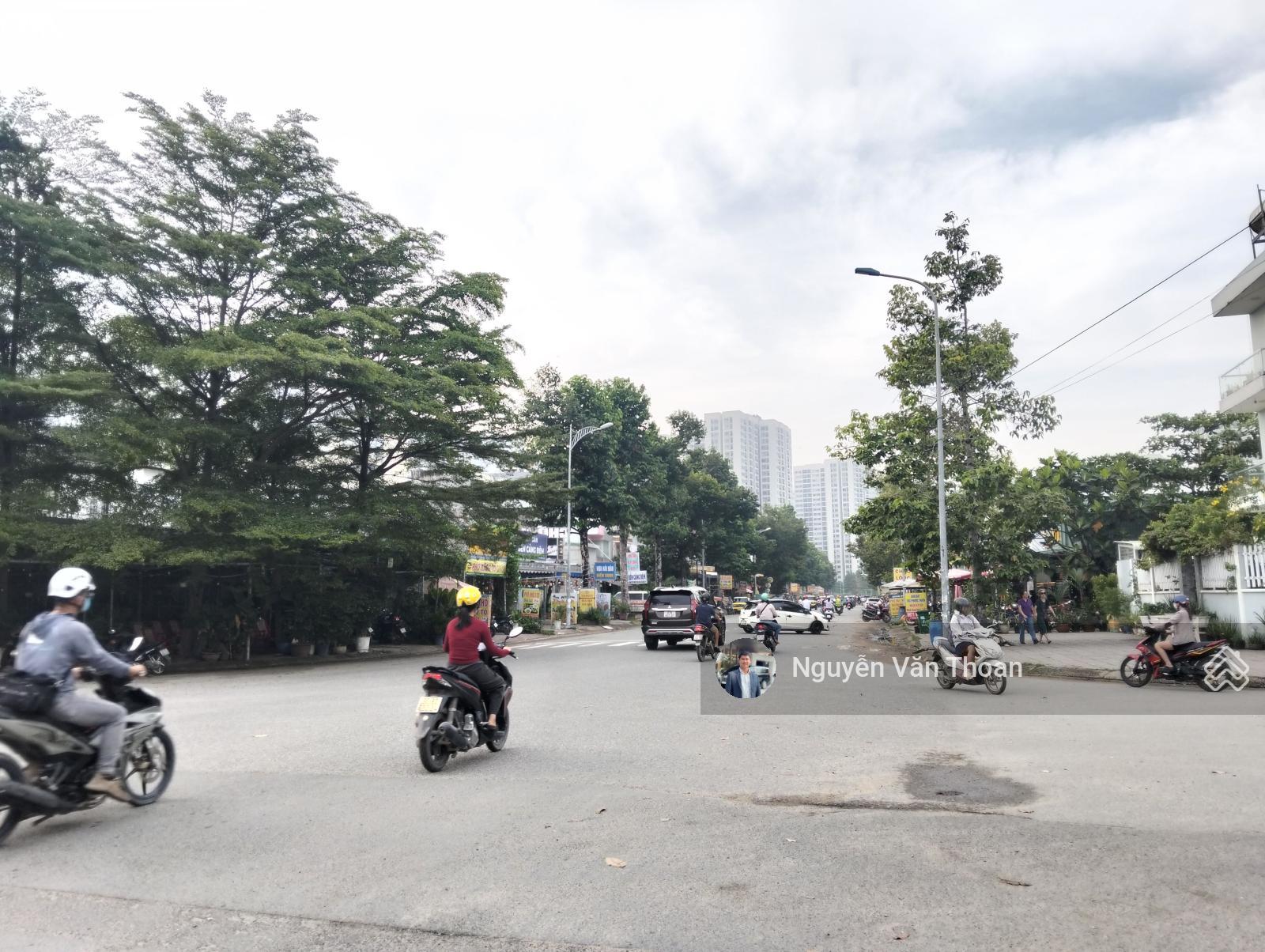 Lô đất ngay cổng trường mầm non Long Bình 110m² giá 6.3 tỷ - Gần khu dân cư sầm uất!