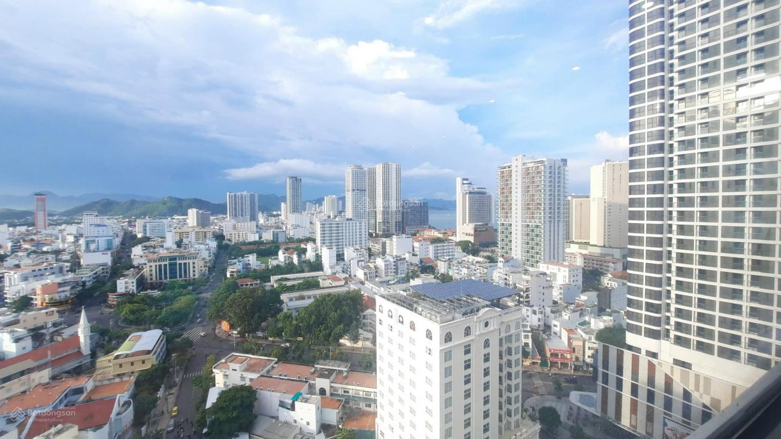 Căn hộ 2PN lầu cao HUD Building Nguyễn Thiện Thuật Nha Trang 60m² giá 4.75 tỷ - Thiết kế hiện đại, đầy đủ nội thất!