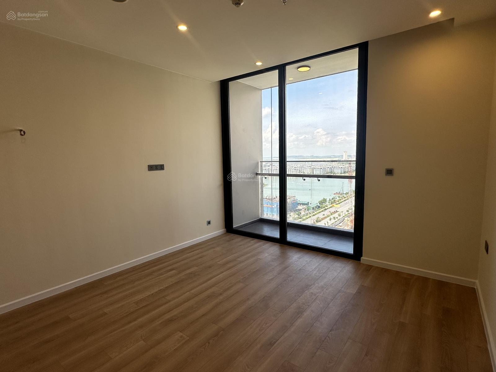 Căn hộ Studio ICON40 Hạ Long 30m² giá 1.55 tỷ - Duy nhất 1 căn rẻ nhất thị trường!