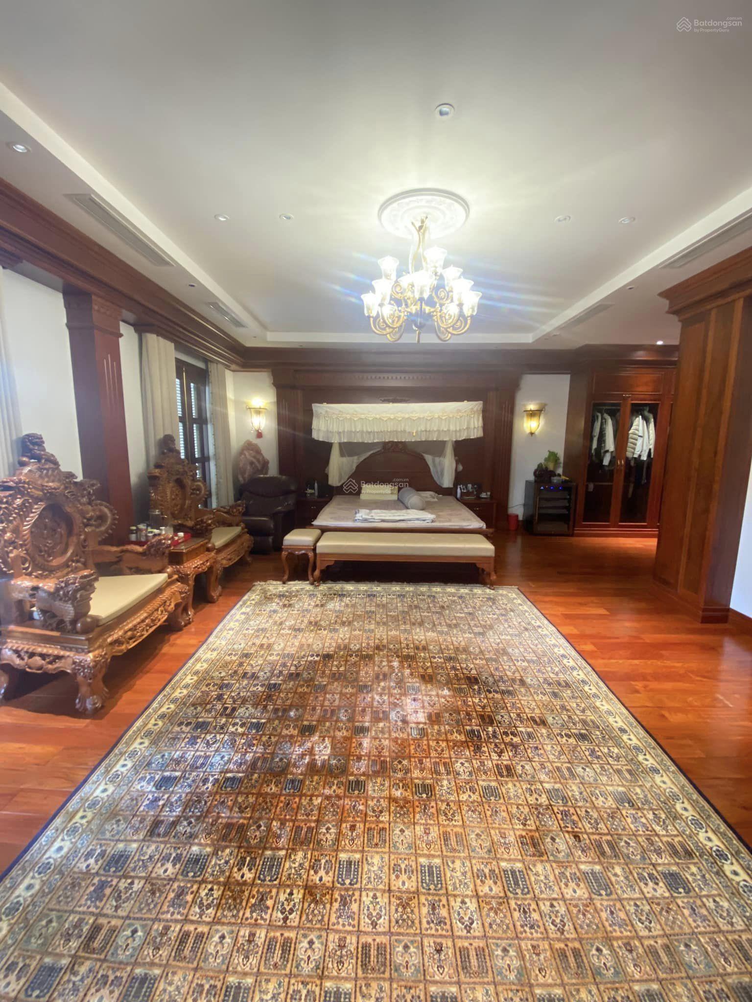 Biệt thự công viên Cầu Giấy 330m² giá 120 tỷ - Thiết kế Châu Âu sang trọng!