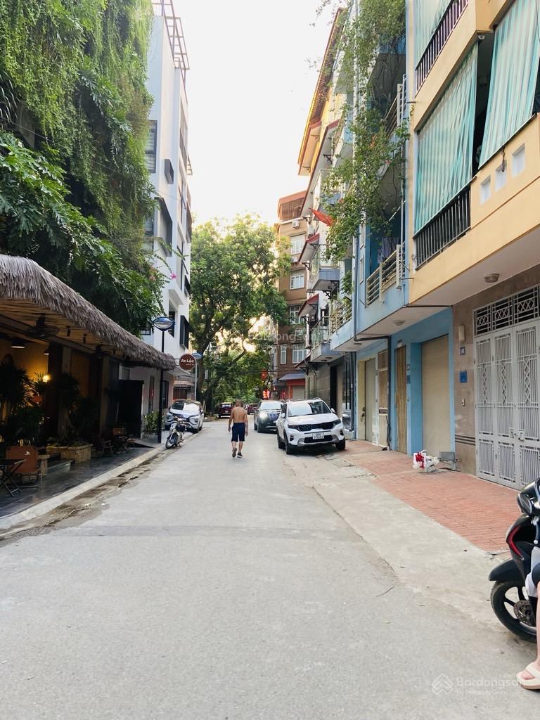 Townhouse KĐT Văn Quán 70m² giá 18.5 tỷ - Không gian sống đẳng cấp giữa lòng Hà Đông!
