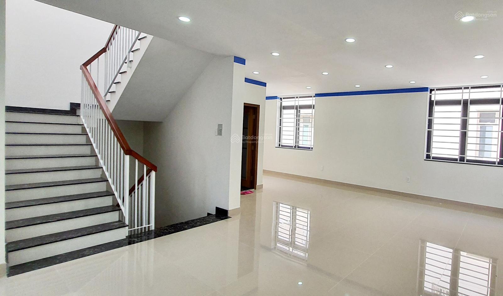 Cho thuê nhà nguyên căn tại bán đảo Kim Cương, Quận 2 - Phù hợp làm văn phòng, spa, quán cà phê