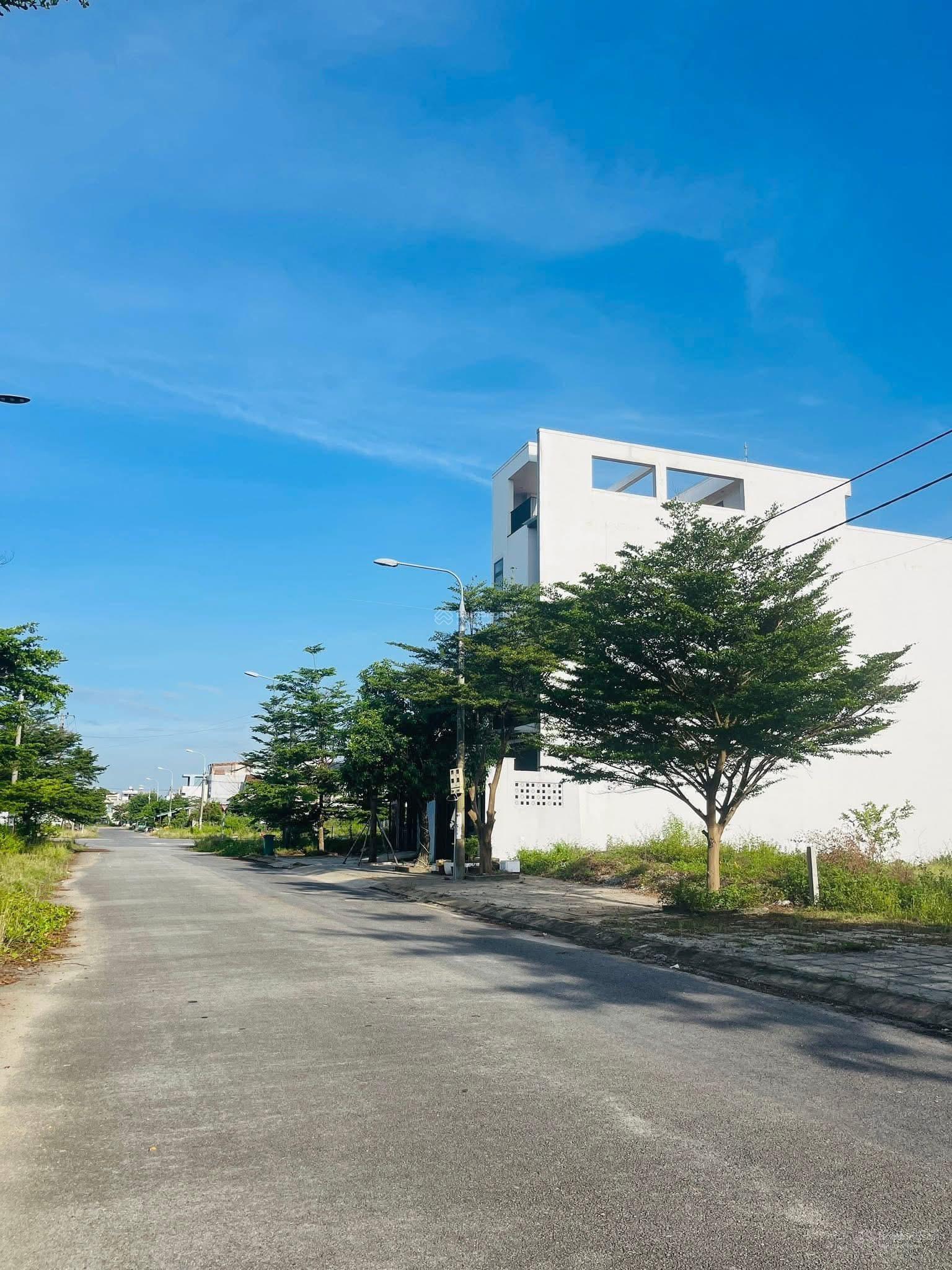 Lô đất nền 110m² tại Điện Ngọc giá chỉ 2,65 tỷ - Vị trí thuận lợi gần chợ