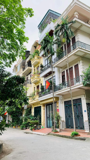 Bán nhà Linh Đàm 75m² giá 31.5 tỷ - Thang máy, ô tô tránh, vỉa hè rộng!