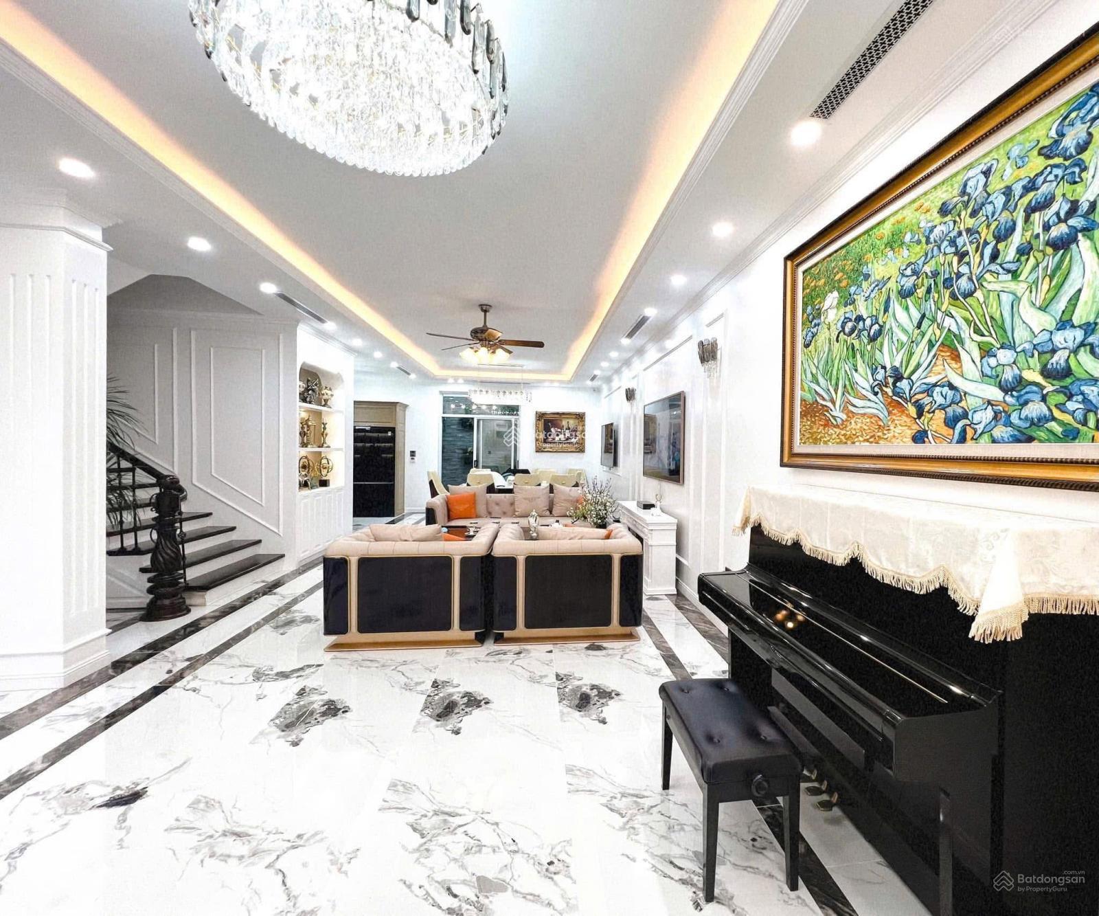 Nhà phố Yên Hòa, Cầu Giấy 130m² giá 42 tỷ - Vị trí kinh doanh đắc địa!