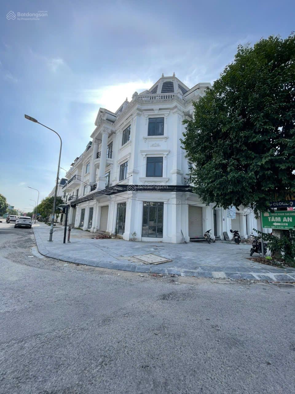 Cho thuê nhà lô góc 2 làn đường Lê Nin, Nghệ An - Diện tích 720m², giá chỉ 60 triệu