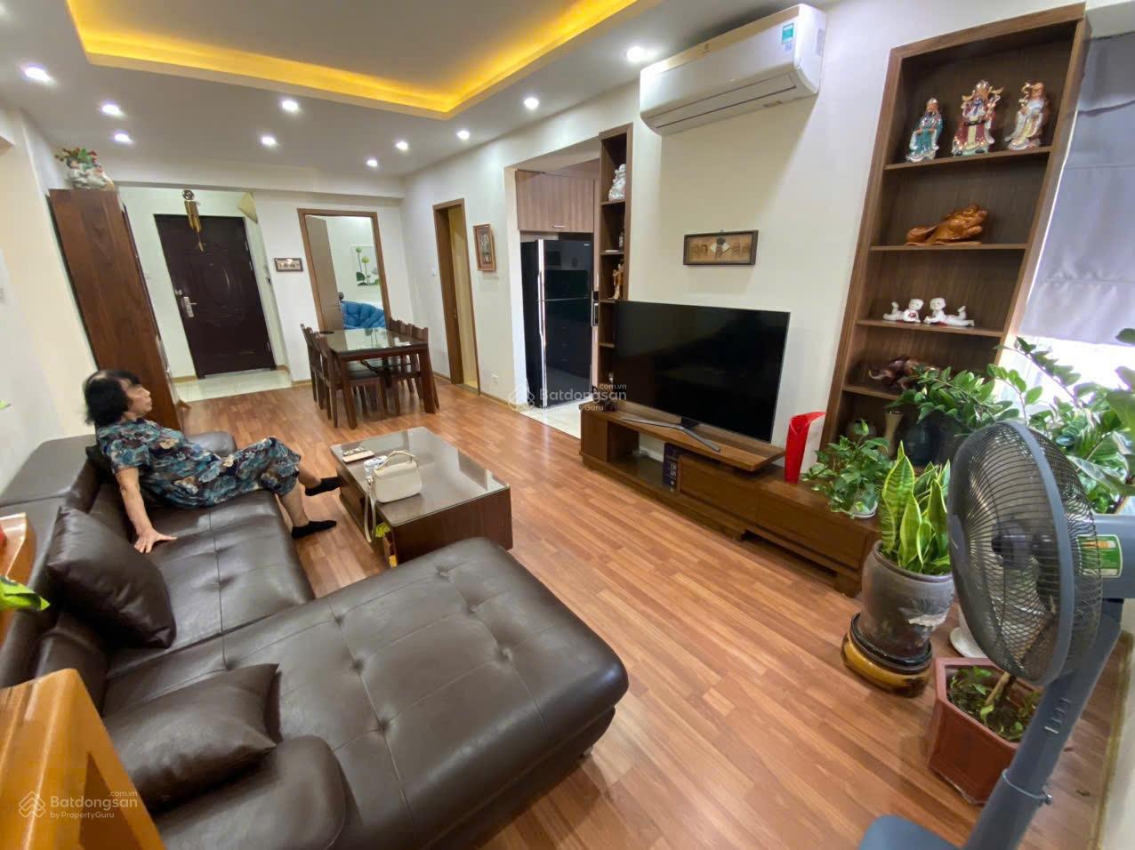 Chung cư 52 Lĩnh Nam, Hoàng Mai 100m² giá 18 triệu - Nội thất đầy đủ, sẵn sàng vào ở!