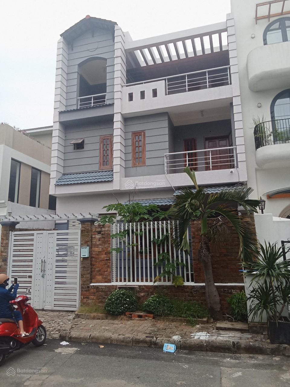 Biệt thự Phú Mỹ Hưng, Quận 7, 144m² giá 46.5 tỷ - Phong thủy tốt, tiện ích đầy đủ!