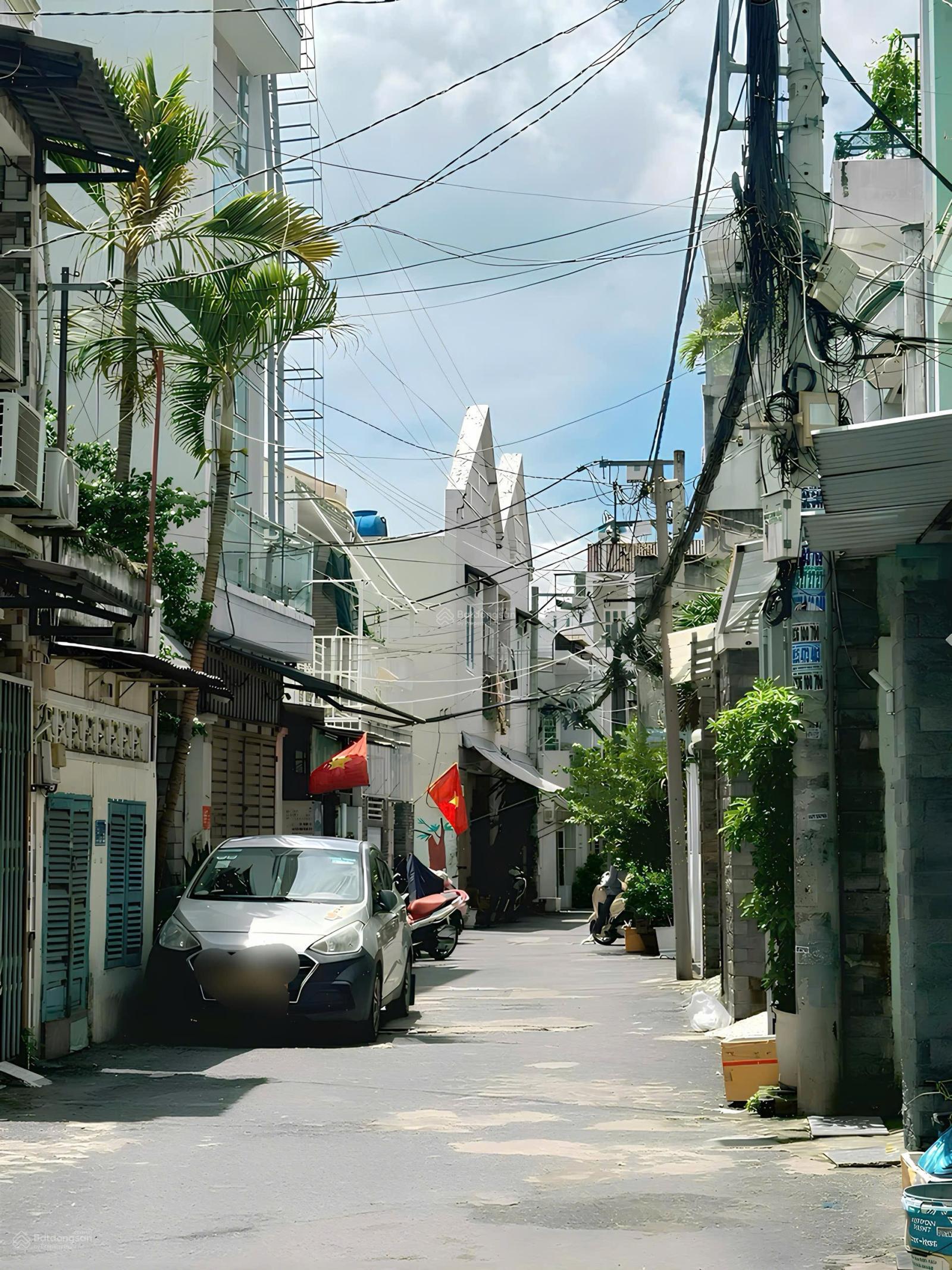 Nhà đúc 3 tầng 3PN tại Tân Sơn Nhì 40m² giá 4.45 tỷ - Vị trí đắc địa, dân trí cao!