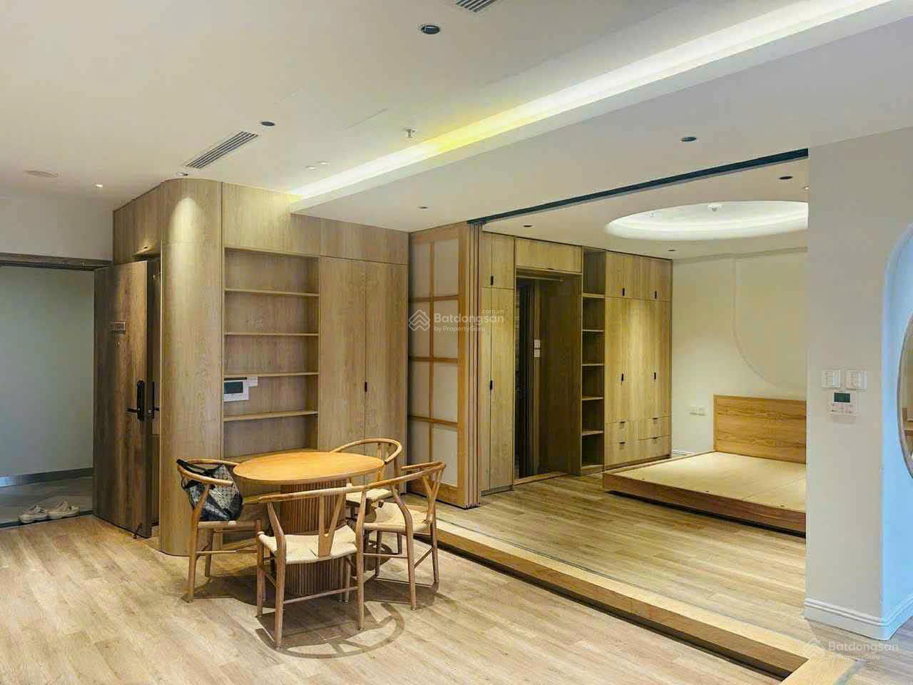 Căn hộ Solforest Ecopark 67m² giá 4.94 tỷ - Thiết kế hiện đại và không gian sống thoáng đãng!