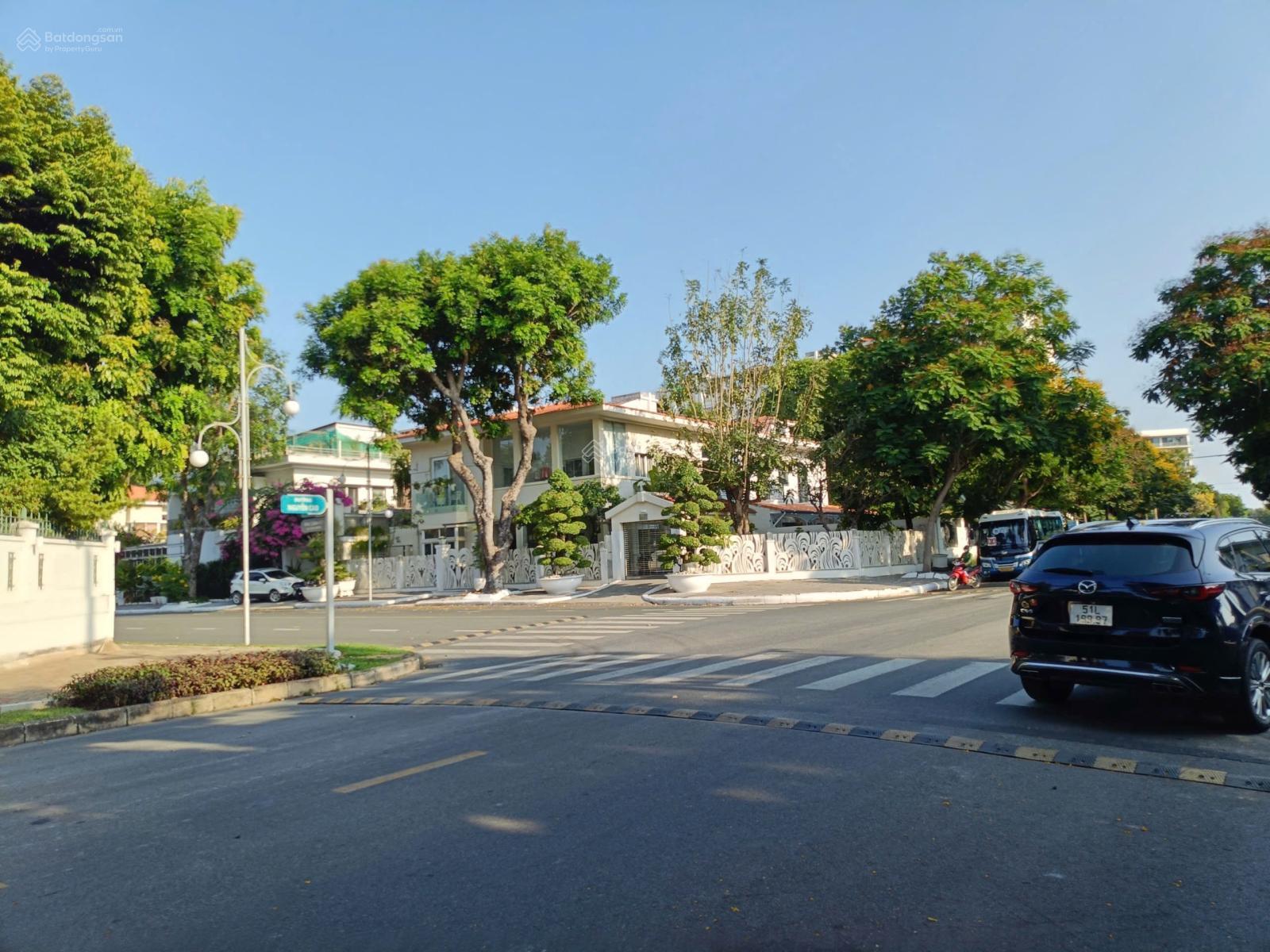 Biệt thự góc 2 mặt tiền Mỹ Tú 1, 362.5m² giá 172 tỷ - Vị trí đắc địa Phú Mỹ Hưng!