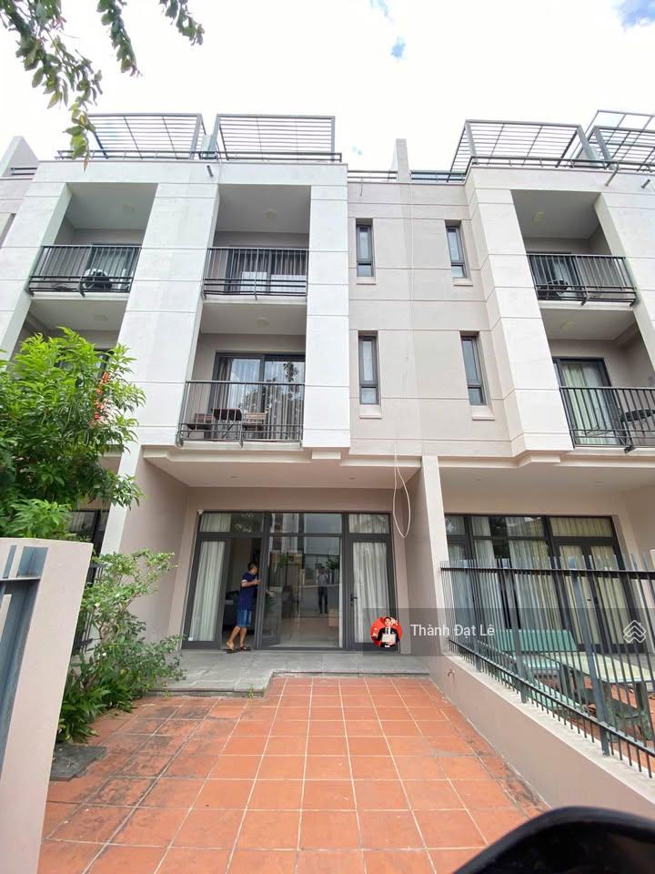 Bán liền kề 3,5 tầng 98m² Lotus Resident Bãi Cháy - Đầu tư sinh lời ngay!