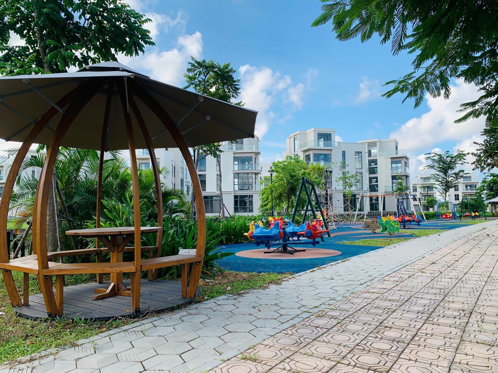 Bán gấp Biệt thự đơn lập 4 tầng 352m2 sân Golf Đồ Sơn full nội thất cao cấp 12,3 tỷ