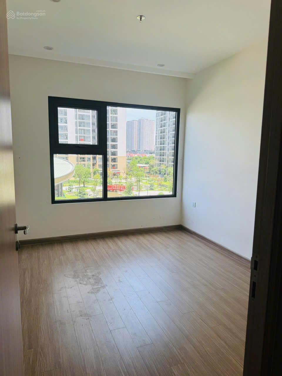 Căn hộ chung cư The Sakura - Vinhomes Smart City 43m² giá 3,9 tỷ - Không gian sống hiện đại!