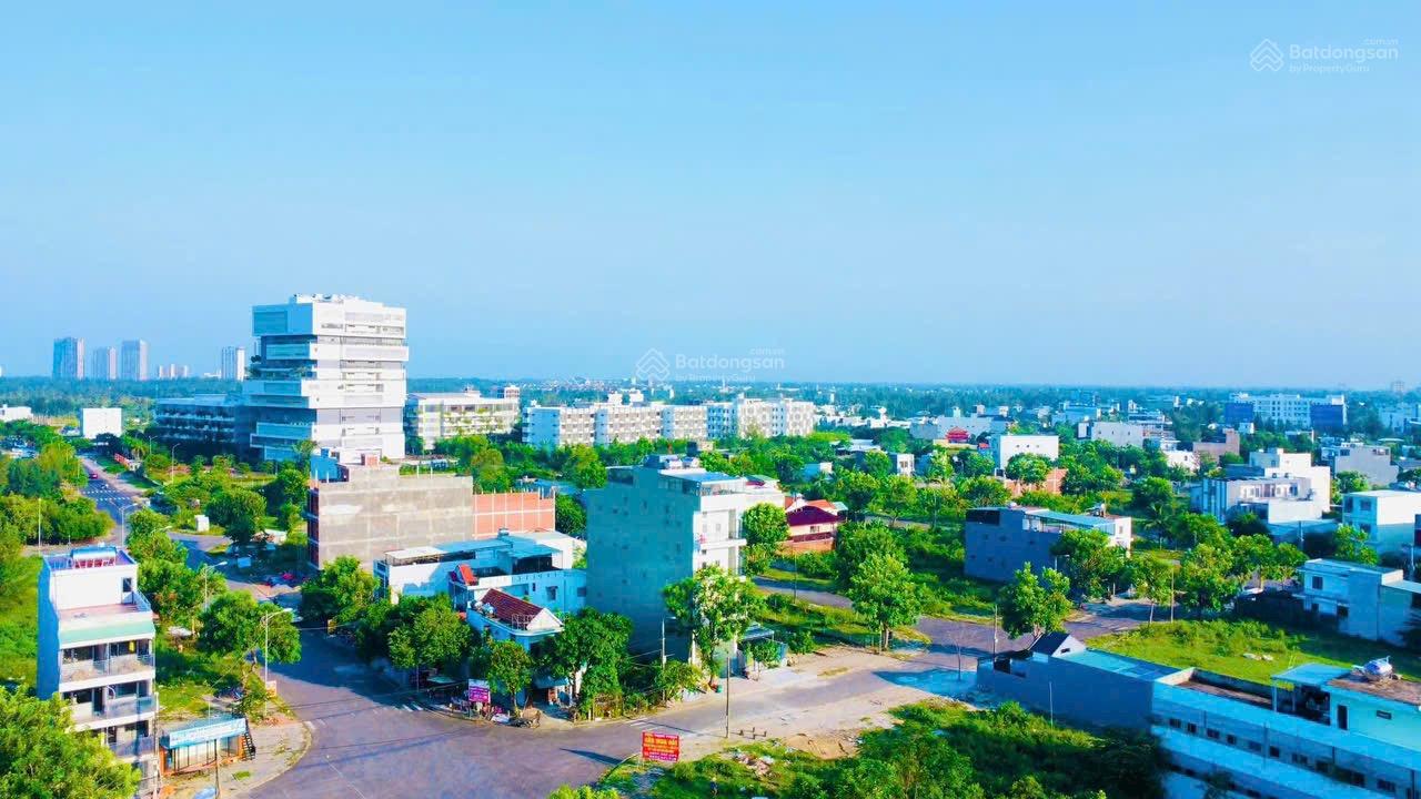 Đất nền 138m² hướng Đông, gần trường đại học FPT - Giá 4,2 tỷ