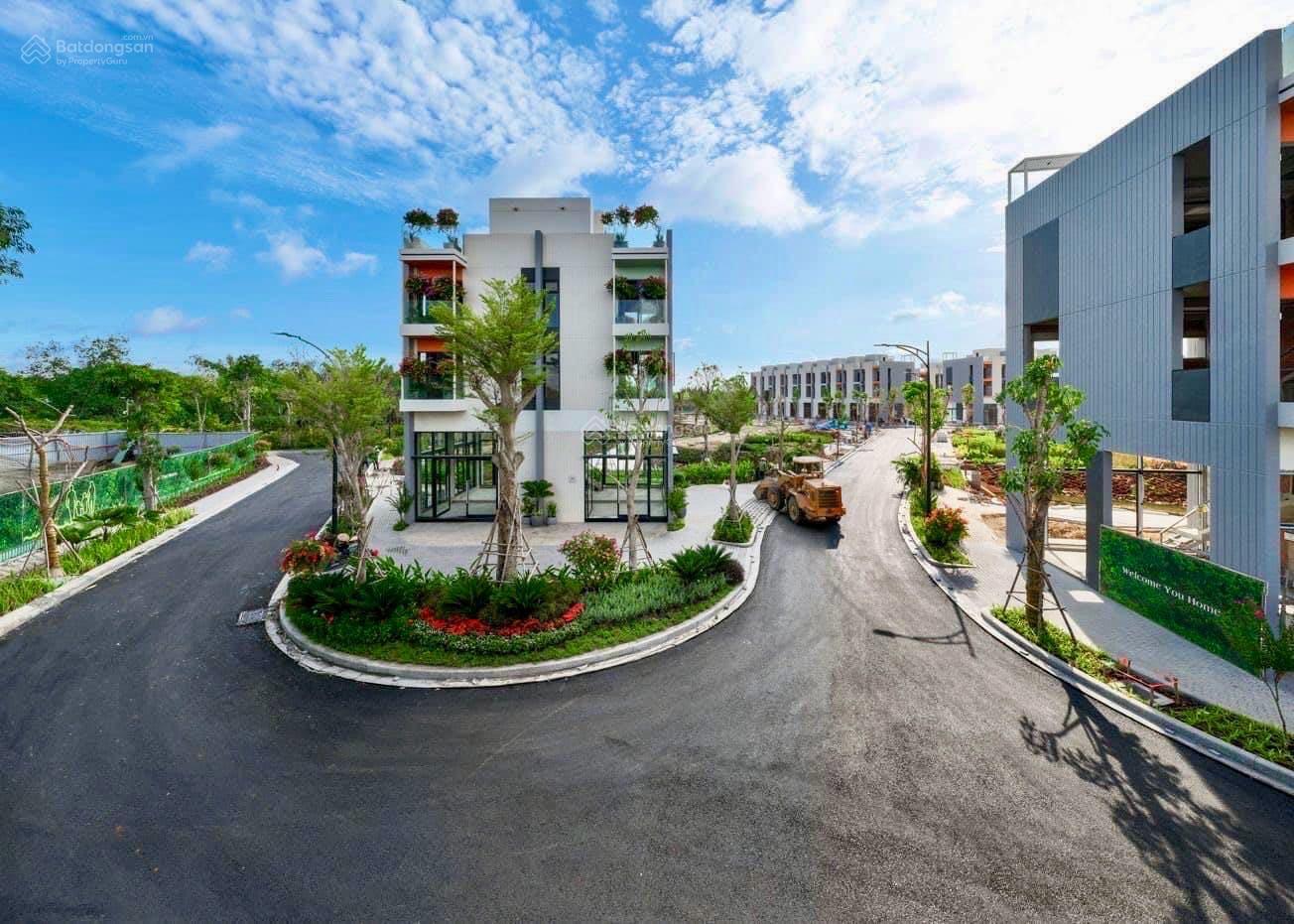 Nhà phố Eco Village Saigon River 70m² giá 8.2 tỷ - Căn góc có vườn và sông sau nhà!