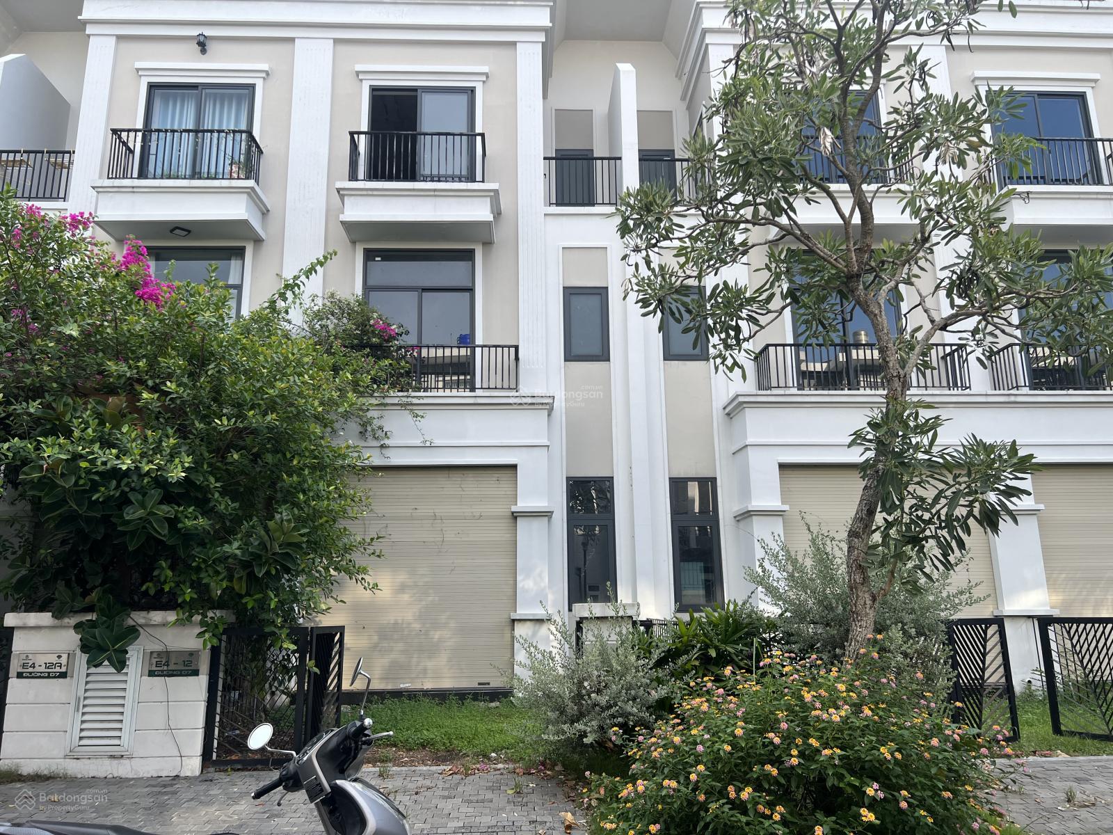 Nhà phố Solar City Bến Lức 75m² giá 2,4 tỷ - Vị trí đẹp VIEW công viên