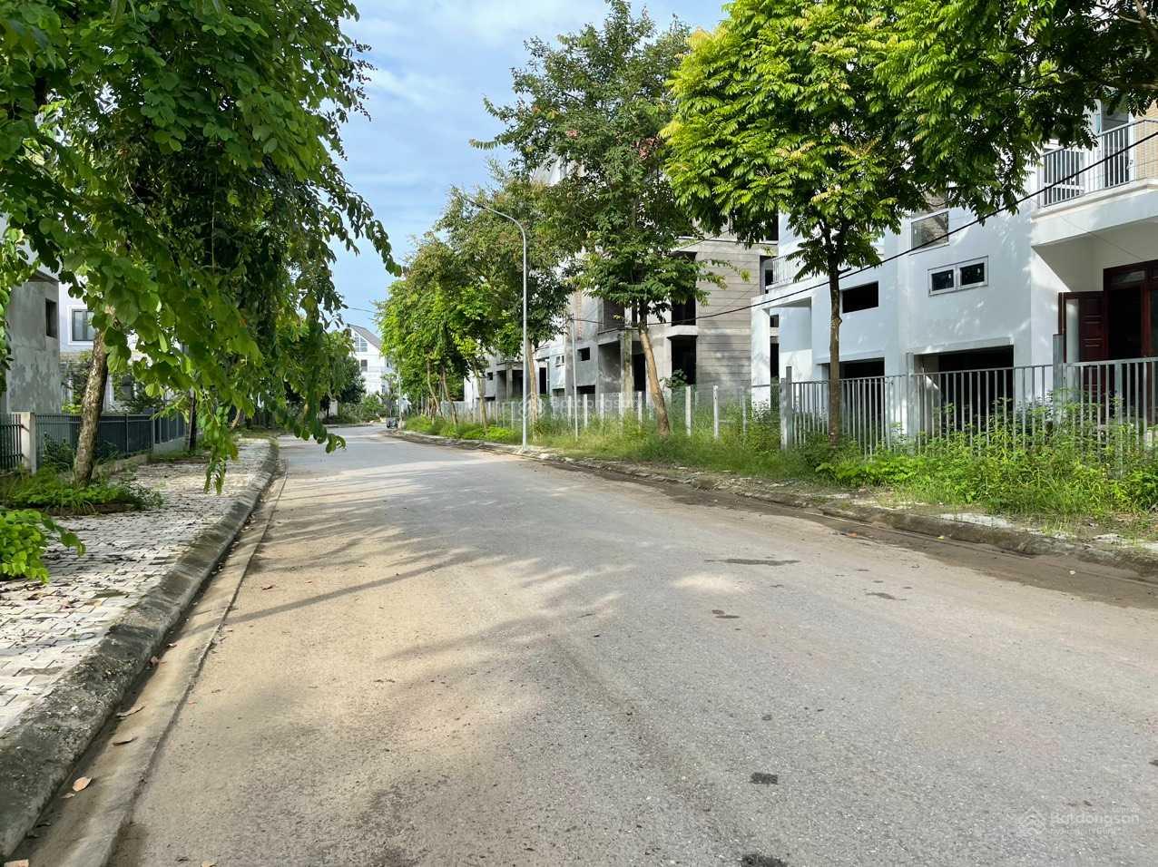 Biệt thự Ngôi Nhà Mới Quốc Oai 204m² giá 16 tỷ - Chính chủ bán gấp!