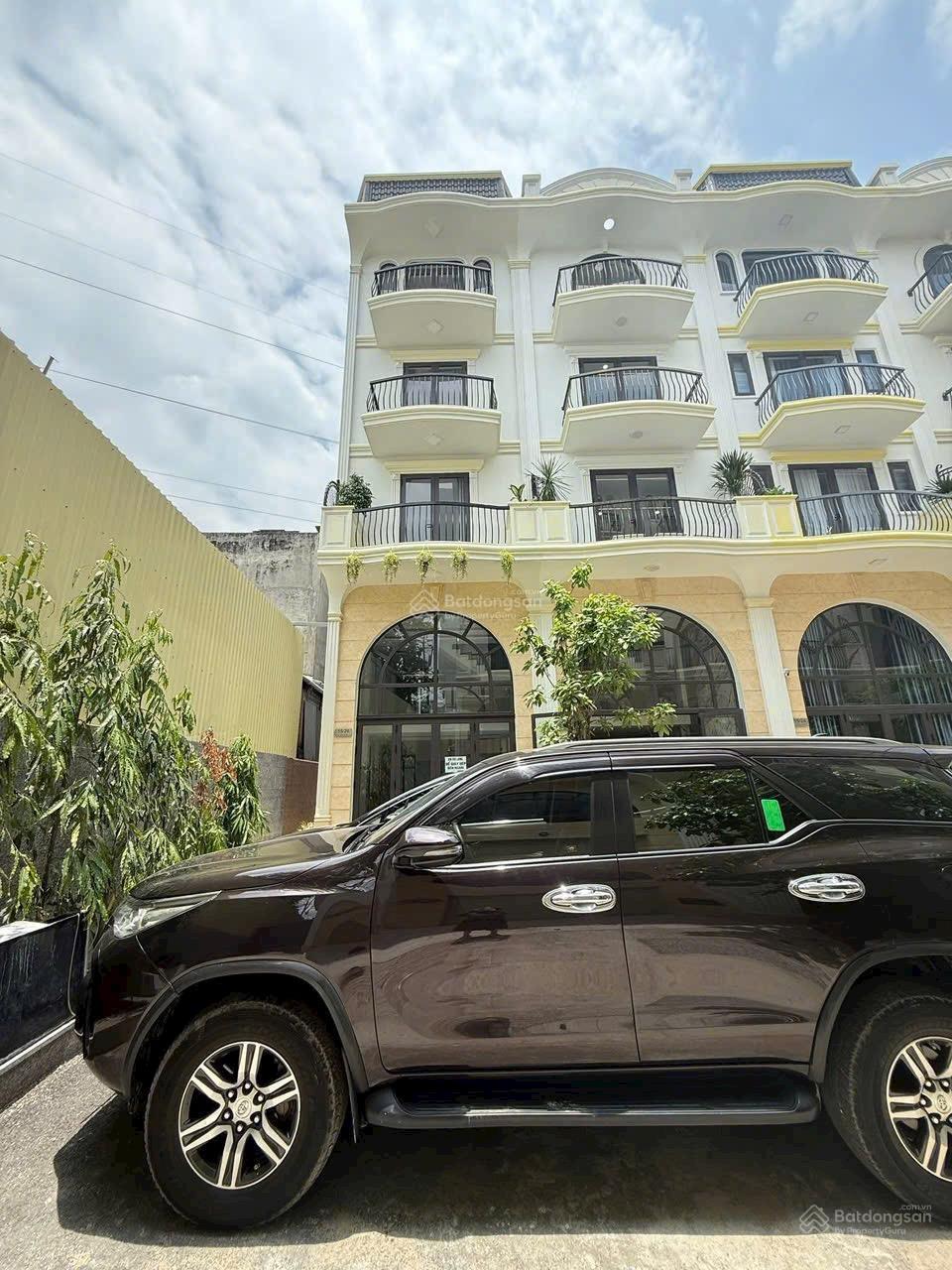 Bán nhà townhouse Zenta P. An Phú Đông 50m² giá 5.3 tỷ - Vị trí cực kỳ thuận lợi!