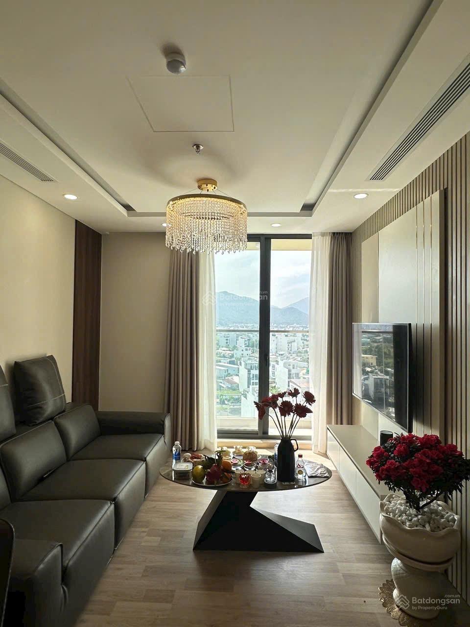 Căn hộ CT1 Riverside Luxury Nha Trang 58m² giá 3.3 tỷ - Hướng Tây Bắc, Bancol Đông Nam