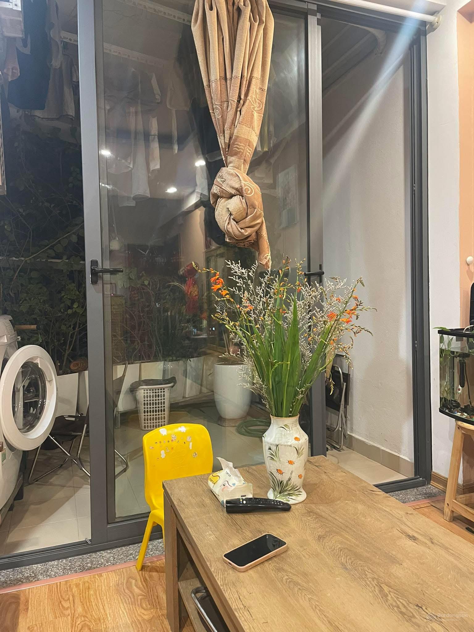 Căn hộ chung cư CT36 A Dream Home Định Công 70m² giá 5.25 tỷ - Sổ đỏ chính chủ, nội thất đầy đủ!