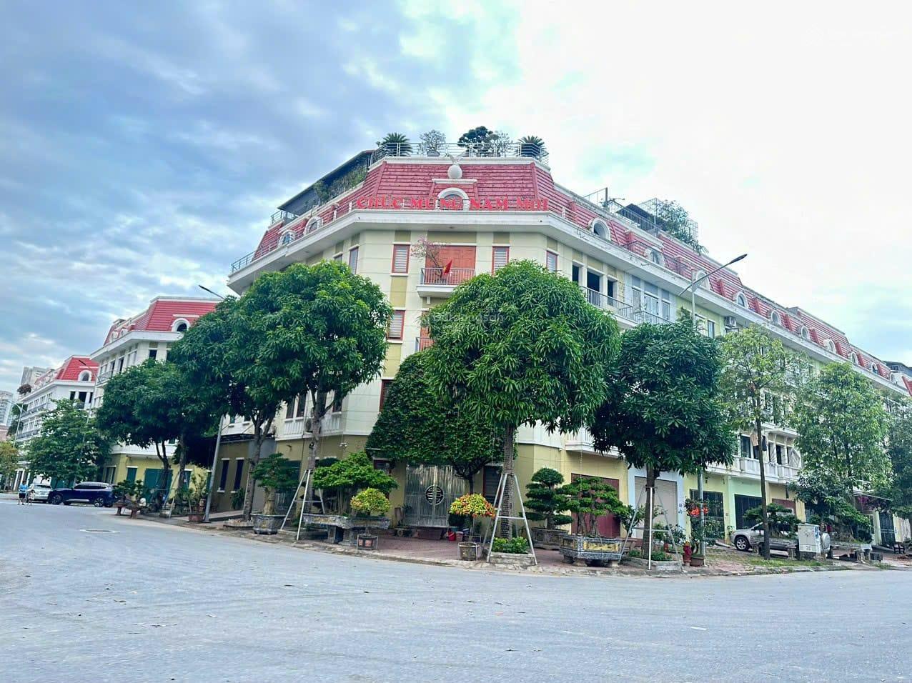 Biệt thự góc KĐT Phú Lương 102m² giá 22 tỷ - Thiết kế hiện đại và phong thủy tốt!