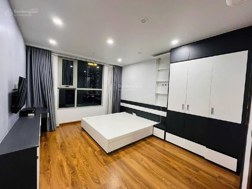 Căn hộ Douplex 136 Hồ Tùng Mậu 180m² giá 10.4 tỷ - View đẹp toàn thành phố!