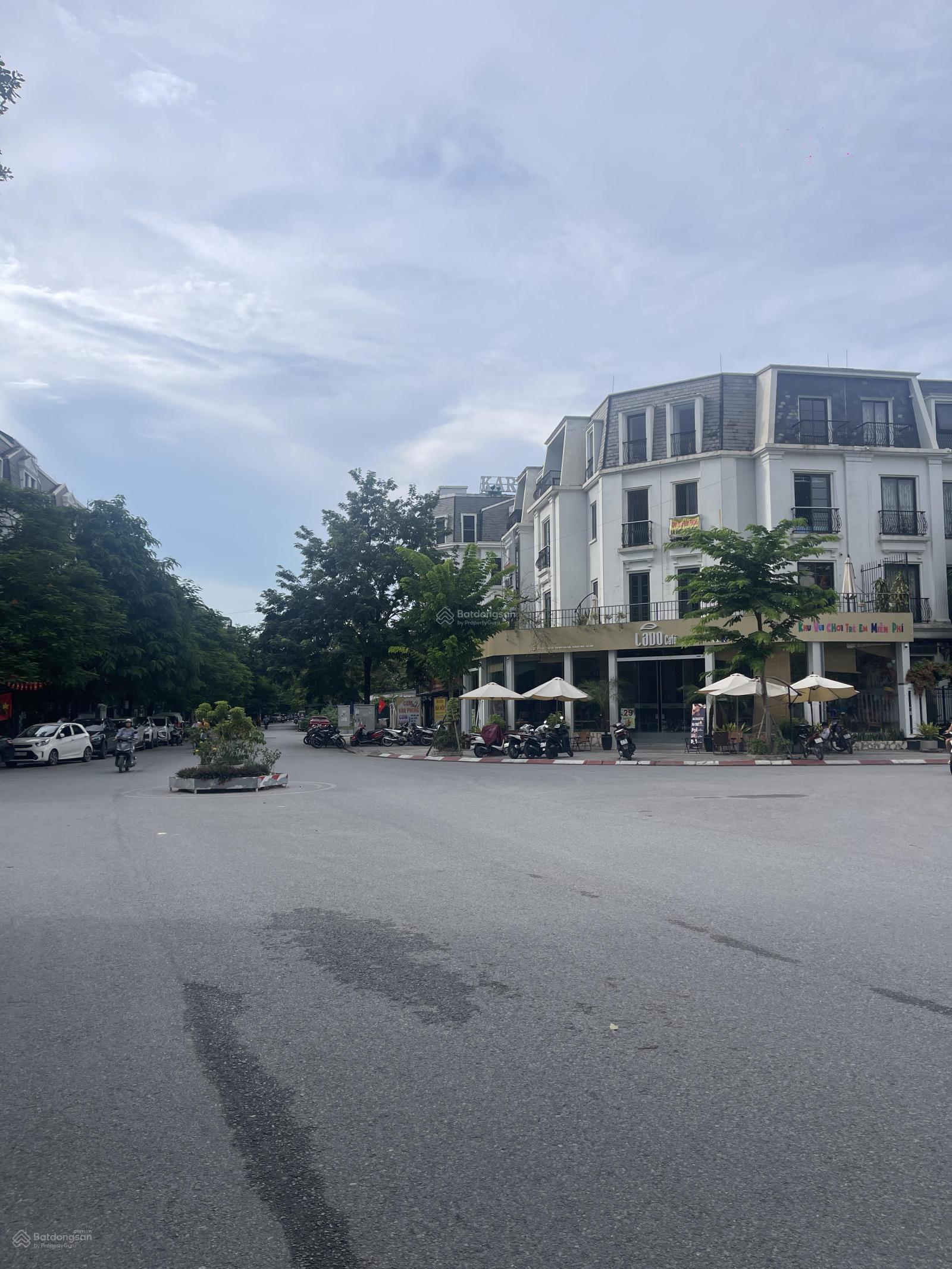 Nhà mặt phố căn góc Nguyễn Xiển 130m² giá 68 tỷ - Cơ hội đầu tư tuyệt vời!