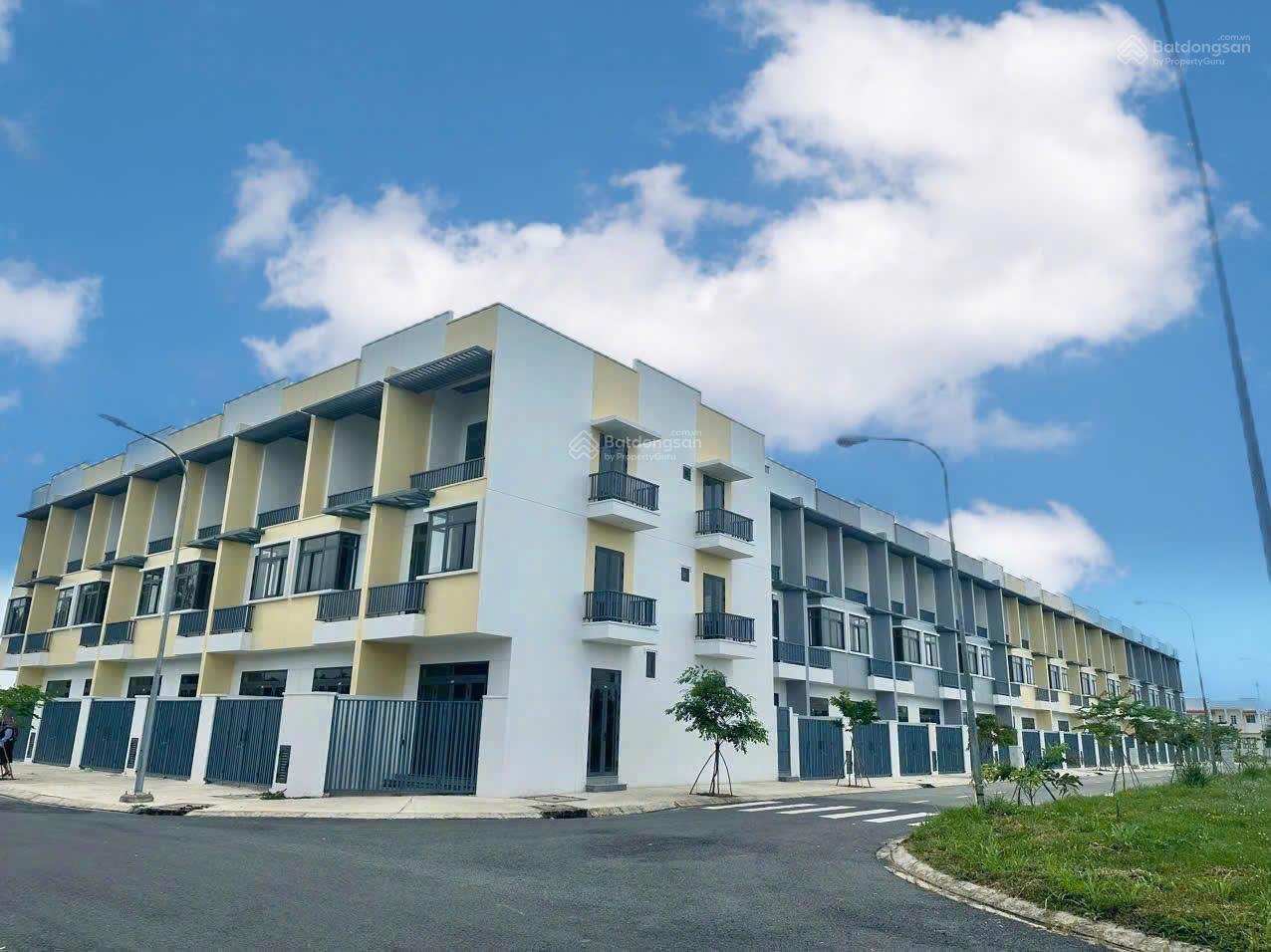 Nhà phố Phước Đông New City 64m² giá 1.3 tỷ - Sổ hồng riêng, cho thuê 8 triệu/tháng