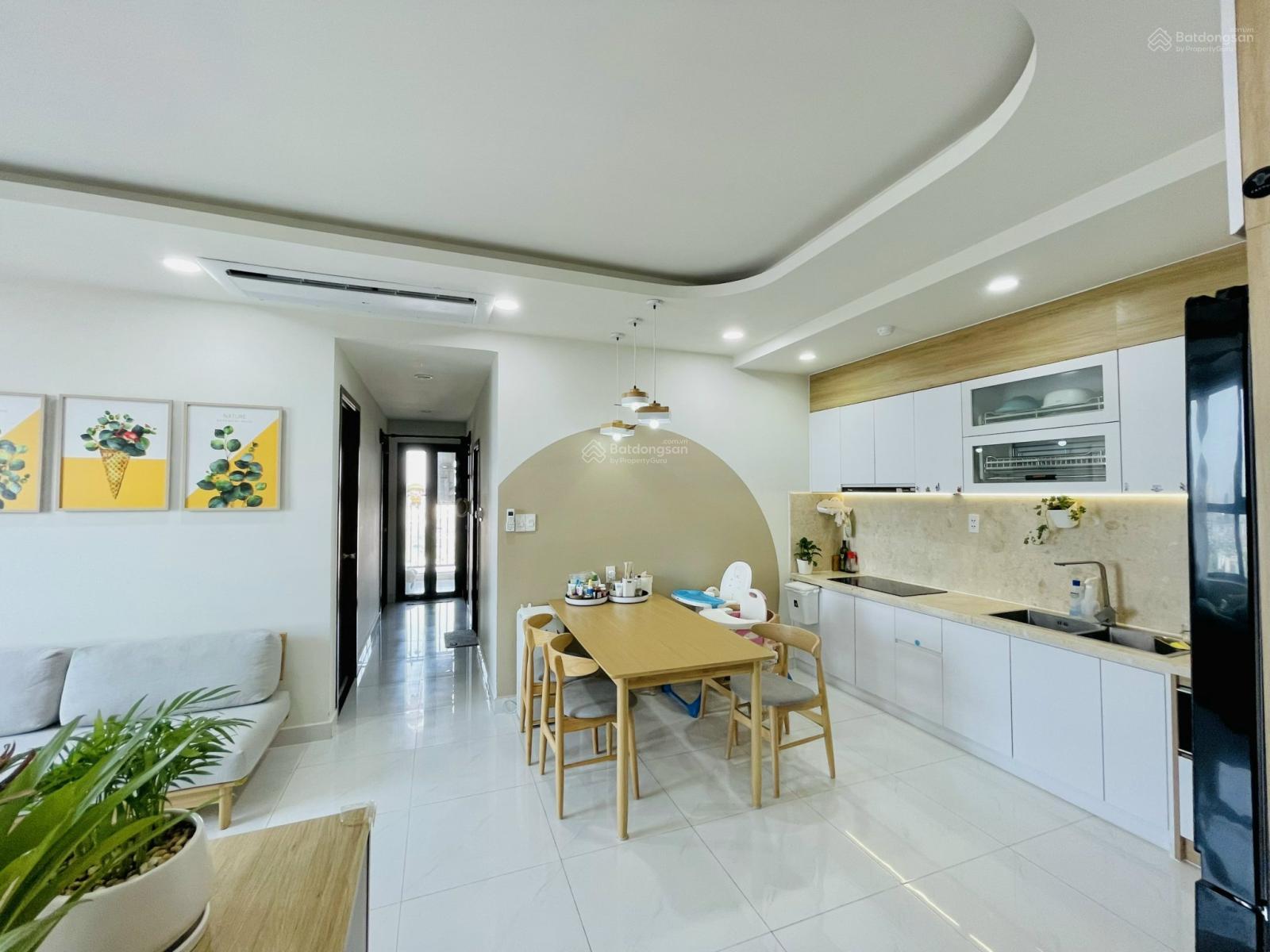 Chung cư Screc Tower Quận 3, 68m² giá 2.1 tỷ - Nội thất cao cấp, view thoáng mát!