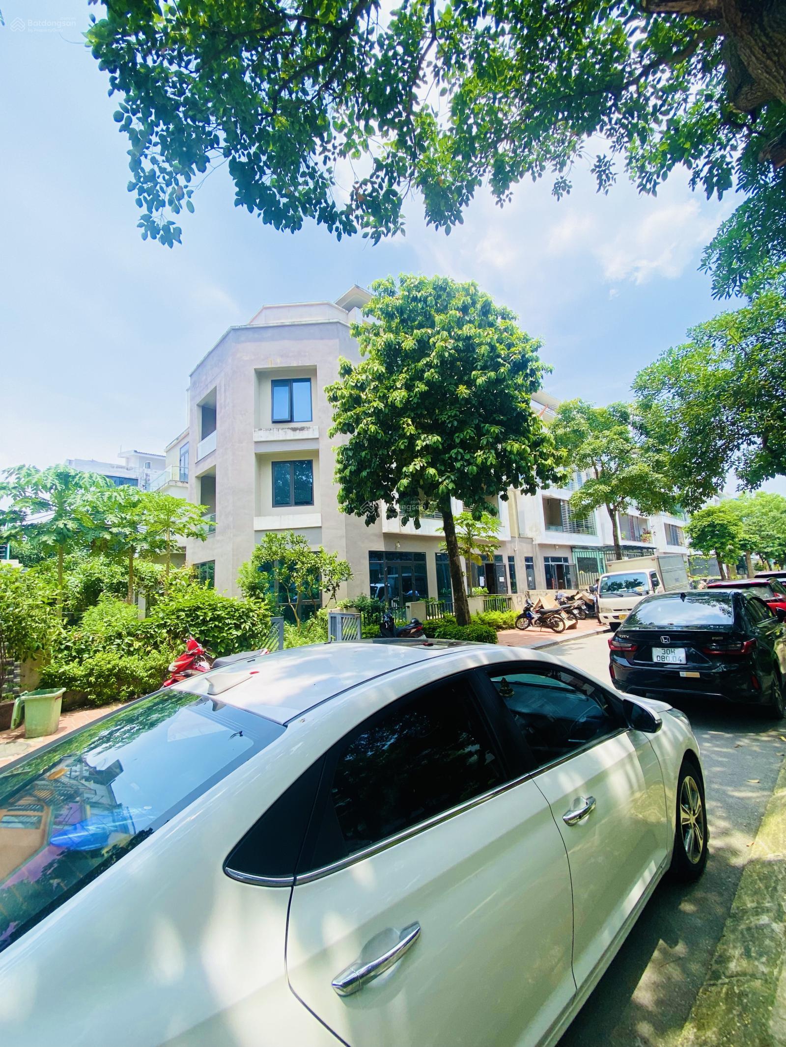 Bán biệt thự nhà vườn Đặng Xá 327m² giá 40 tỷ - Vị trí đắc địa, kinh doanh tốt!