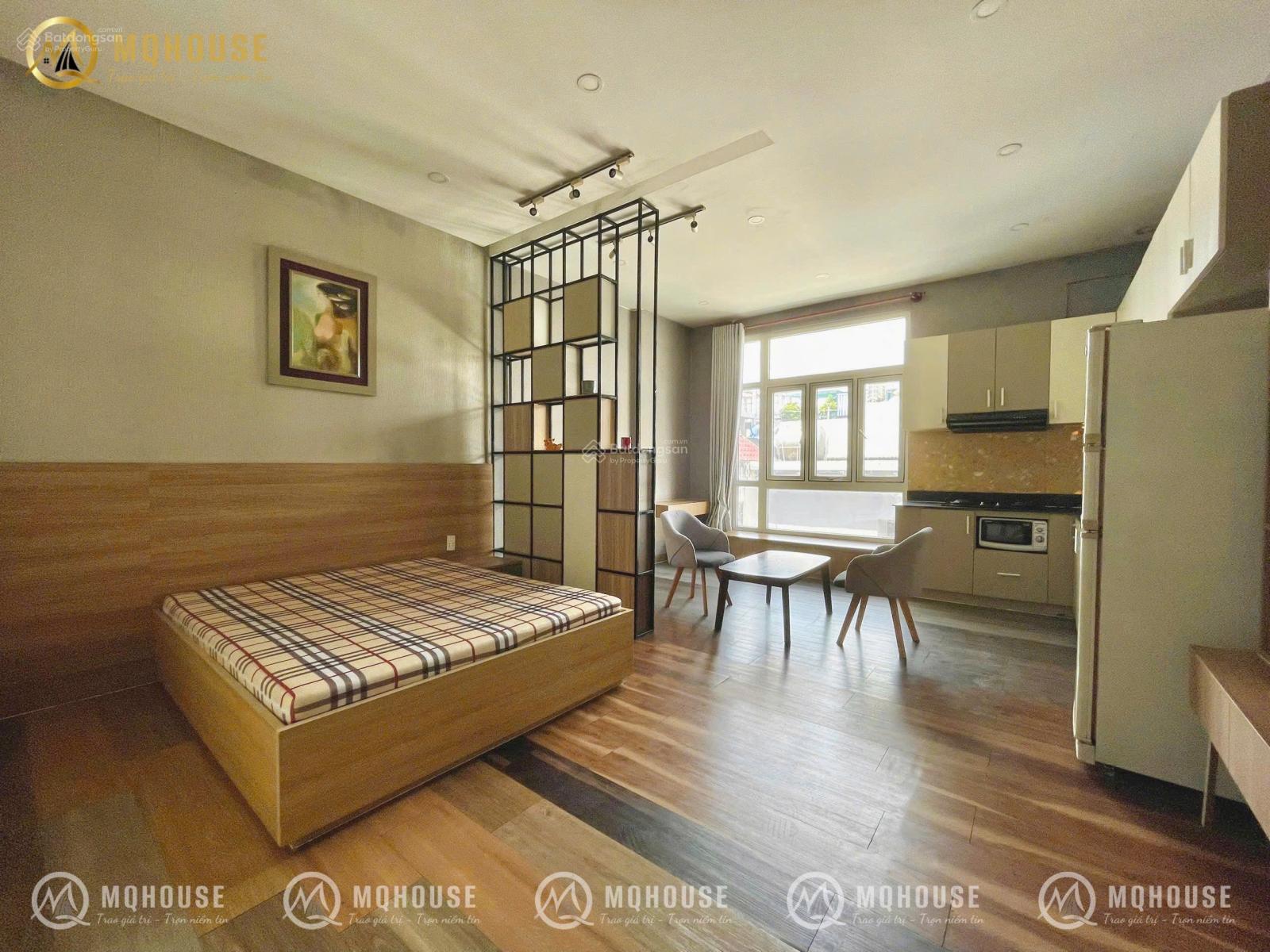 Căn hộ 1 phòng ngủ 40m² gần sân bay Tân Sơn Nhất - Full nội thất, ban công thoáng mát!