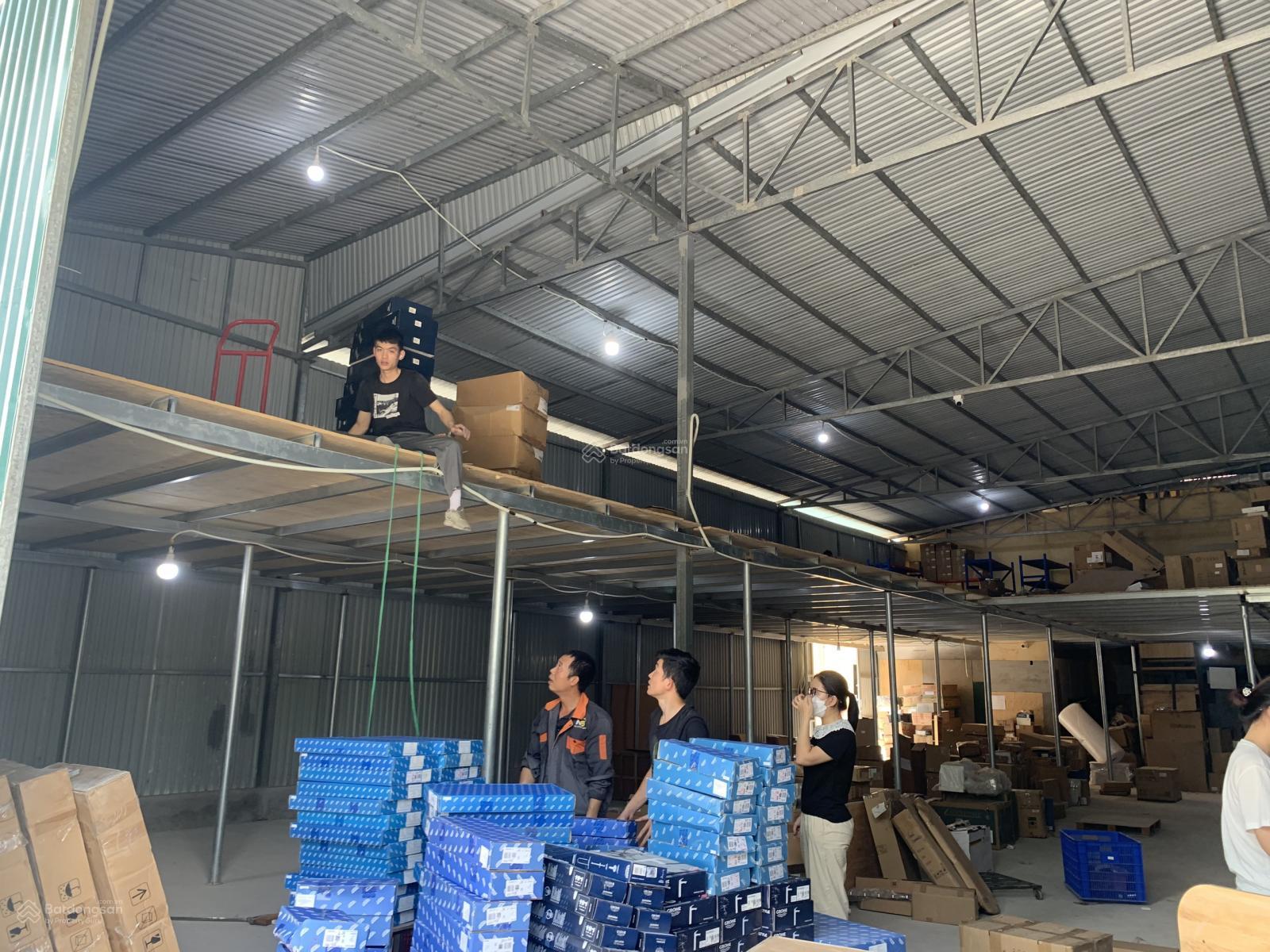 Cho thuê kho, xưởng 500-1000m² gần KCN Đài Tư - An ninh 24/24