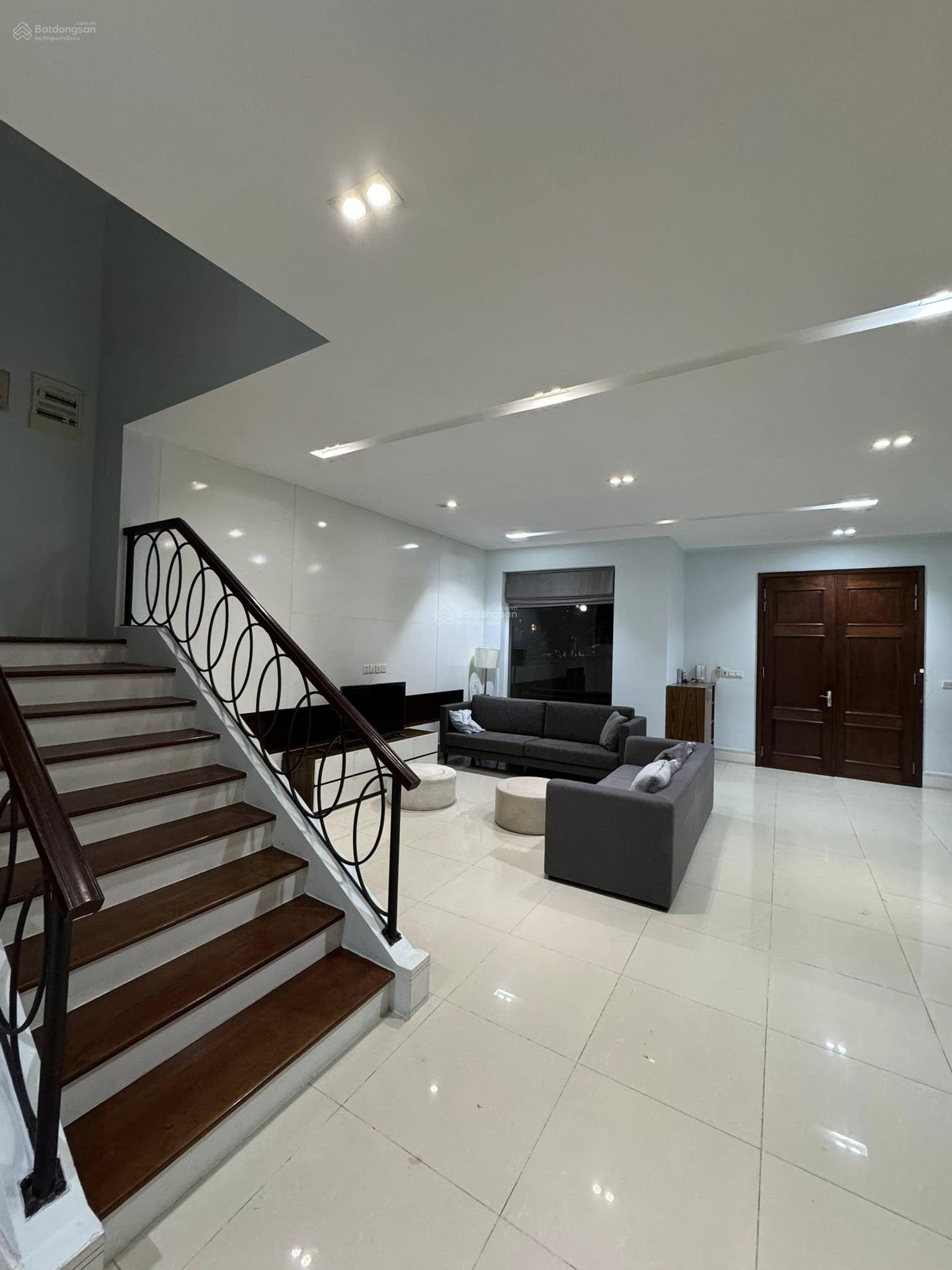 Biệt thự Vinhomes Riverside 250m² giá 40 triệu - Không gian sống lý tưởng!