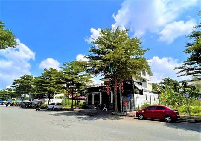 Bán lô đất nhà phố 104m² tại KDC SADECO Quận 7 - Giá chỉ 14.6 tỷ