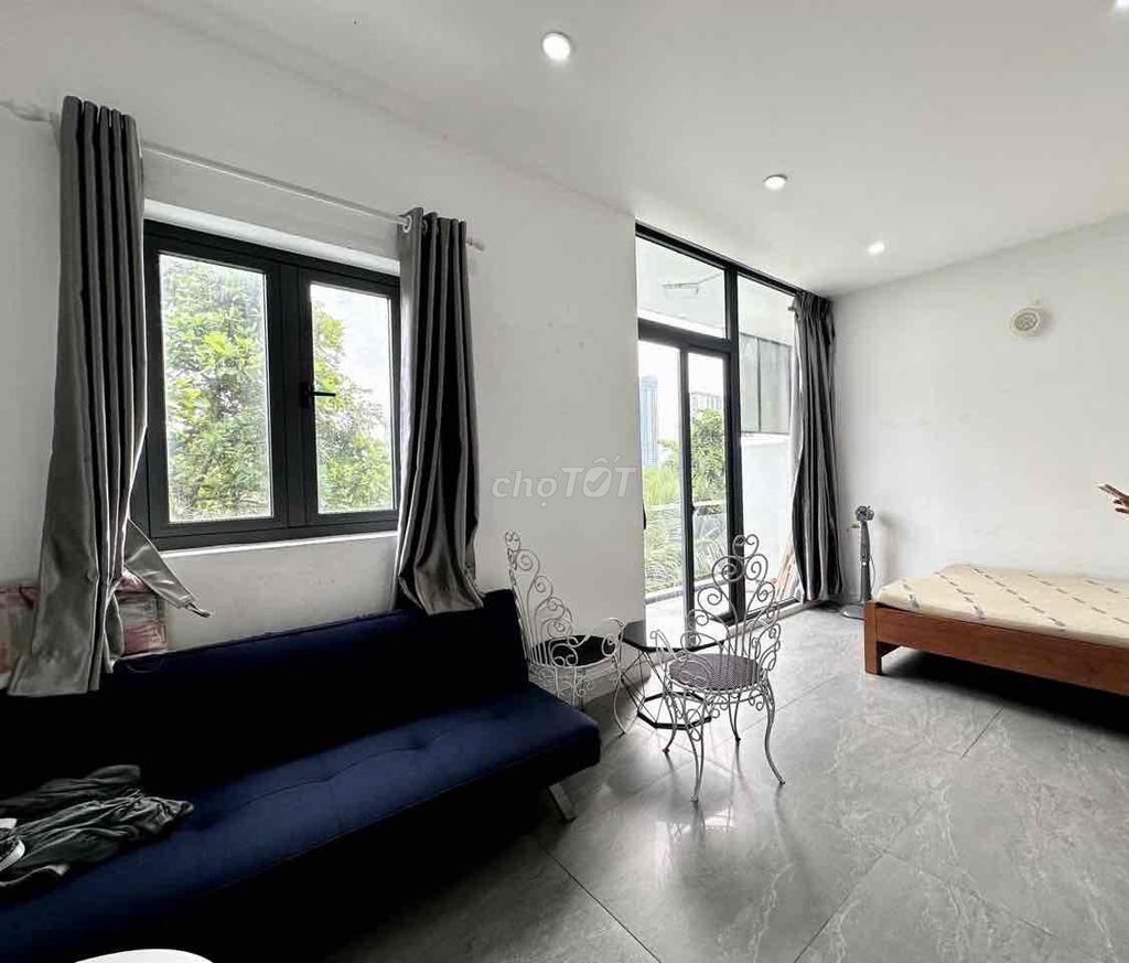 Studio Trần Não 30m² giá 5.7 triệu - Ban công lớn, full nội thất