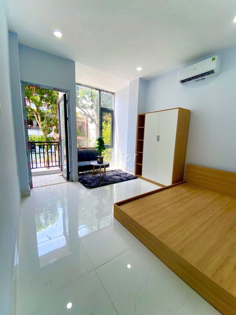 Căn hộ cho thuê Trần Nhân Tôn Q10 35m² giá 6.2 triệu - Ban công thoáng mát, đầy đủ nội thất!