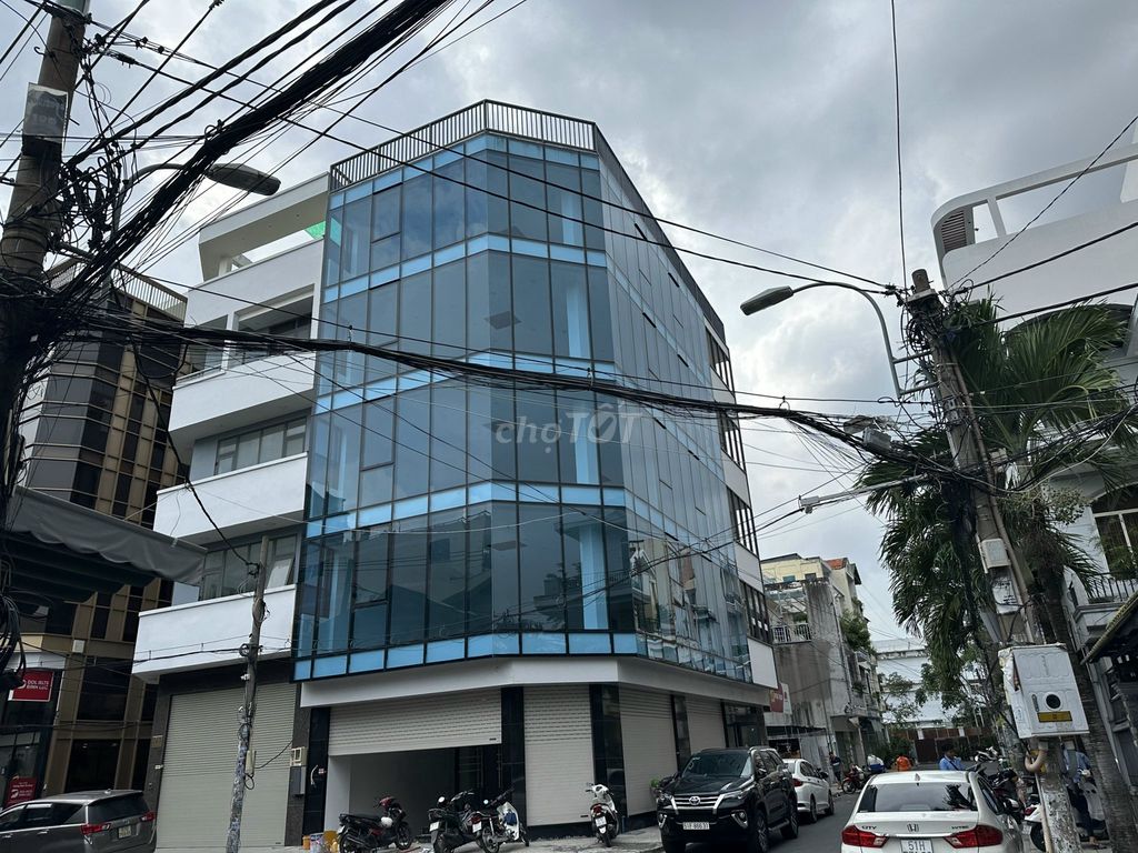 Nhà OFFICE 2 MẶT TIỀN Nguyễn Gia Trí 1800m² giá 122 triệu - Bàn giao ngay!