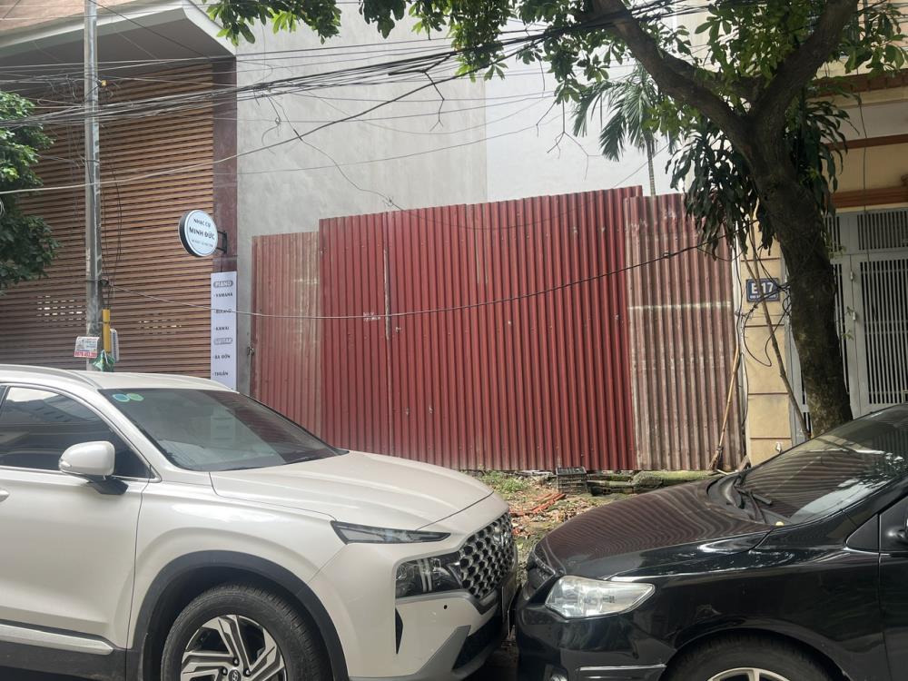 Đất Cầu Giấy 80m² giá 38.5 tỷ - Vị trí kinh doanh sầm uất!