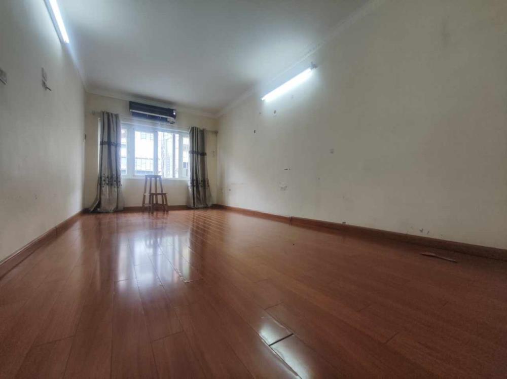 Cho thuê nhà tập thể phố Đào Tấn, Ba Đình, 85m² giá 8 triệu - Nhà đẹp, ô tô đỗ cửa!